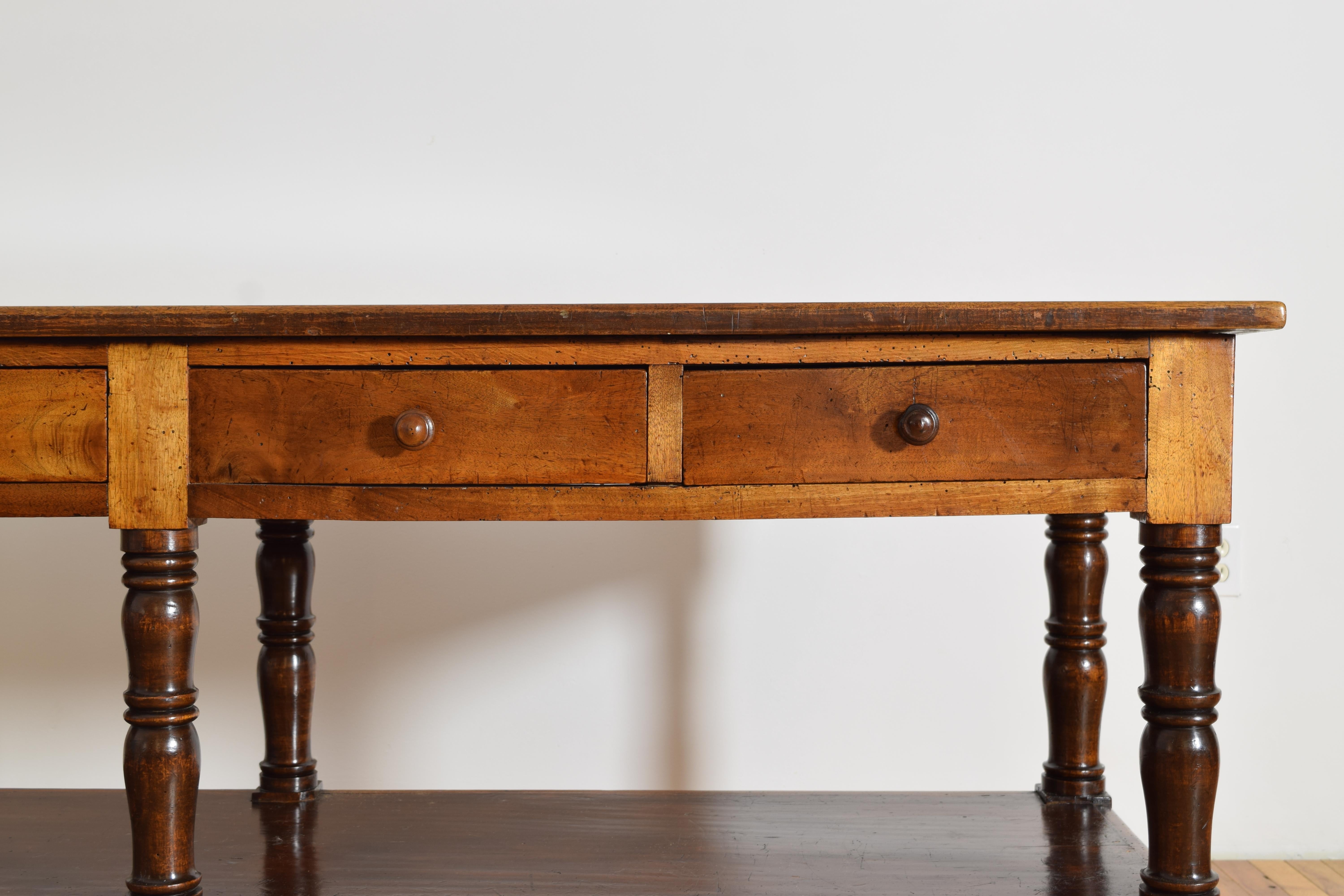 Italian Louis Philippe Period Walnut 4-Drawer Drapers Table, 2nd quarter 19thc. For Sale 3