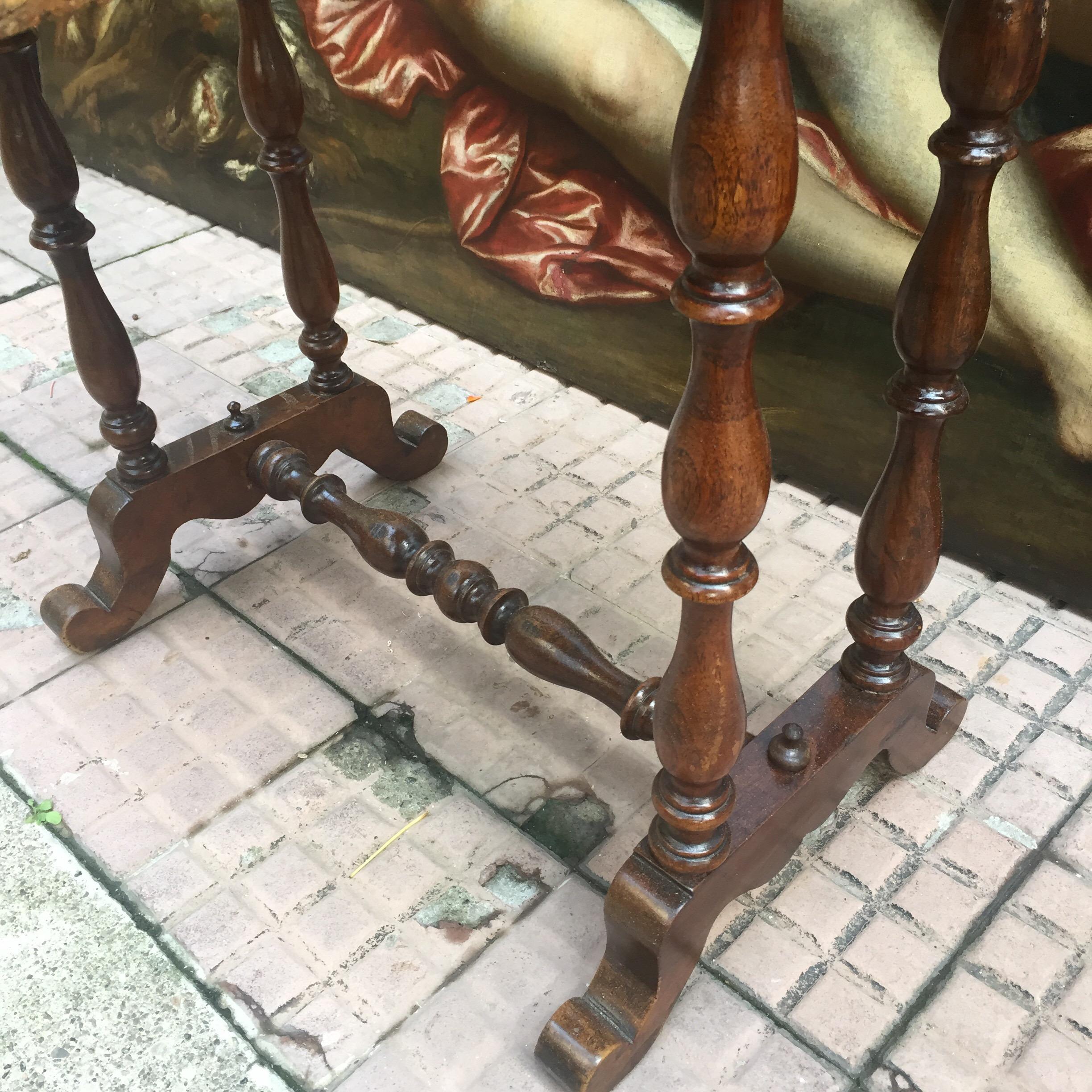 Italian Louis Philippe Side Table 19th Century Walnut Sewing Table For Sale 12