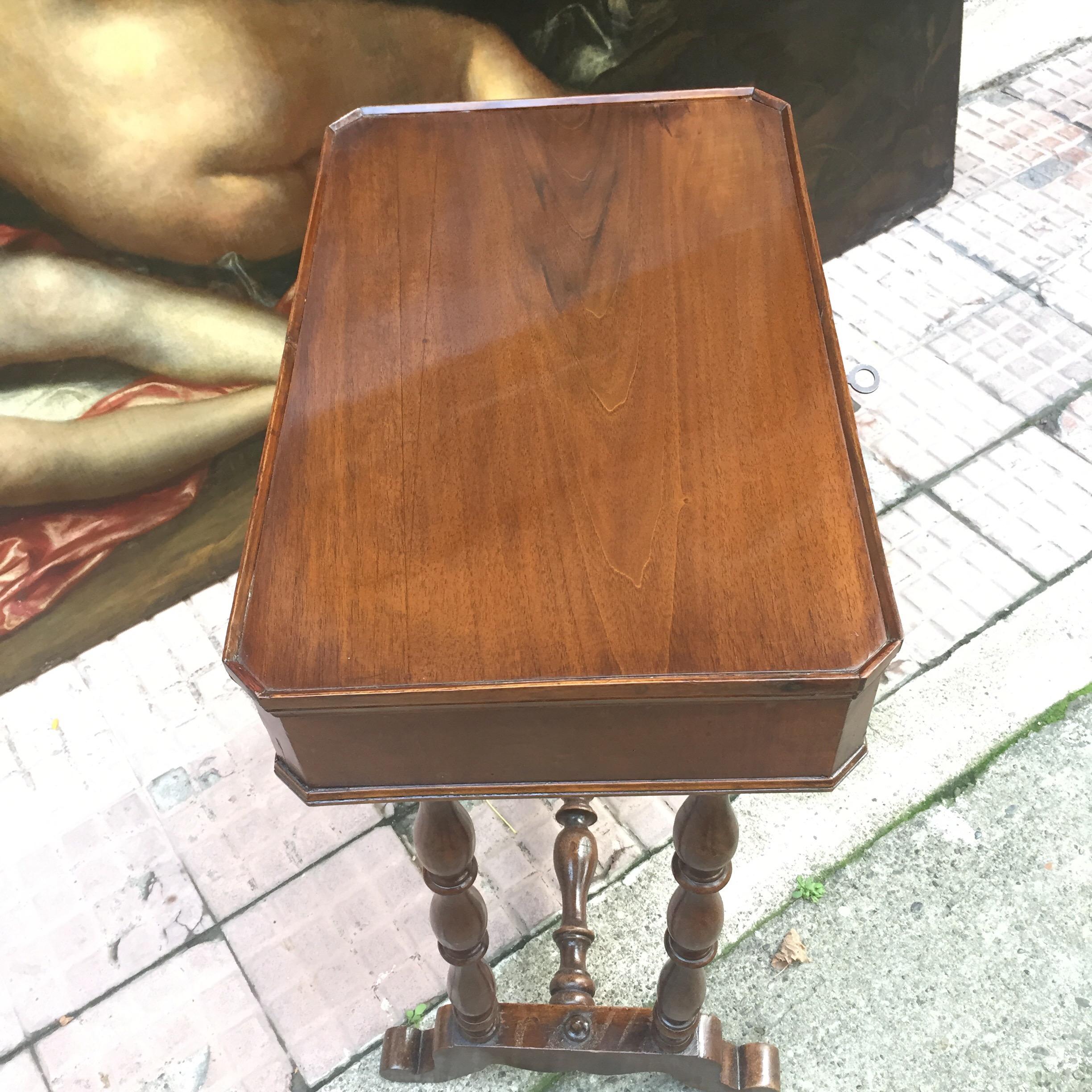 Italian Louis Philippe Side Table 19th Century Walnut Sewing Table For Sale 5