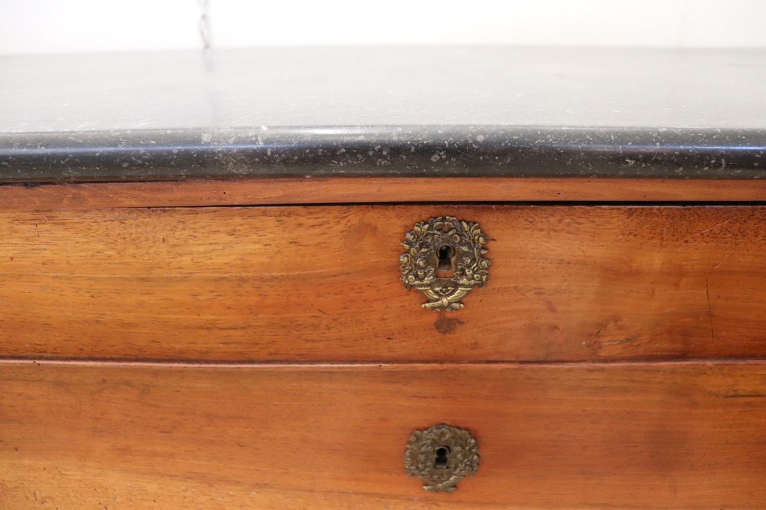 Italian Louis Philippe Walnut Antique Chest of Drawers with Marble Top, 1850s In Good Condition In Casale Monferrato, IT