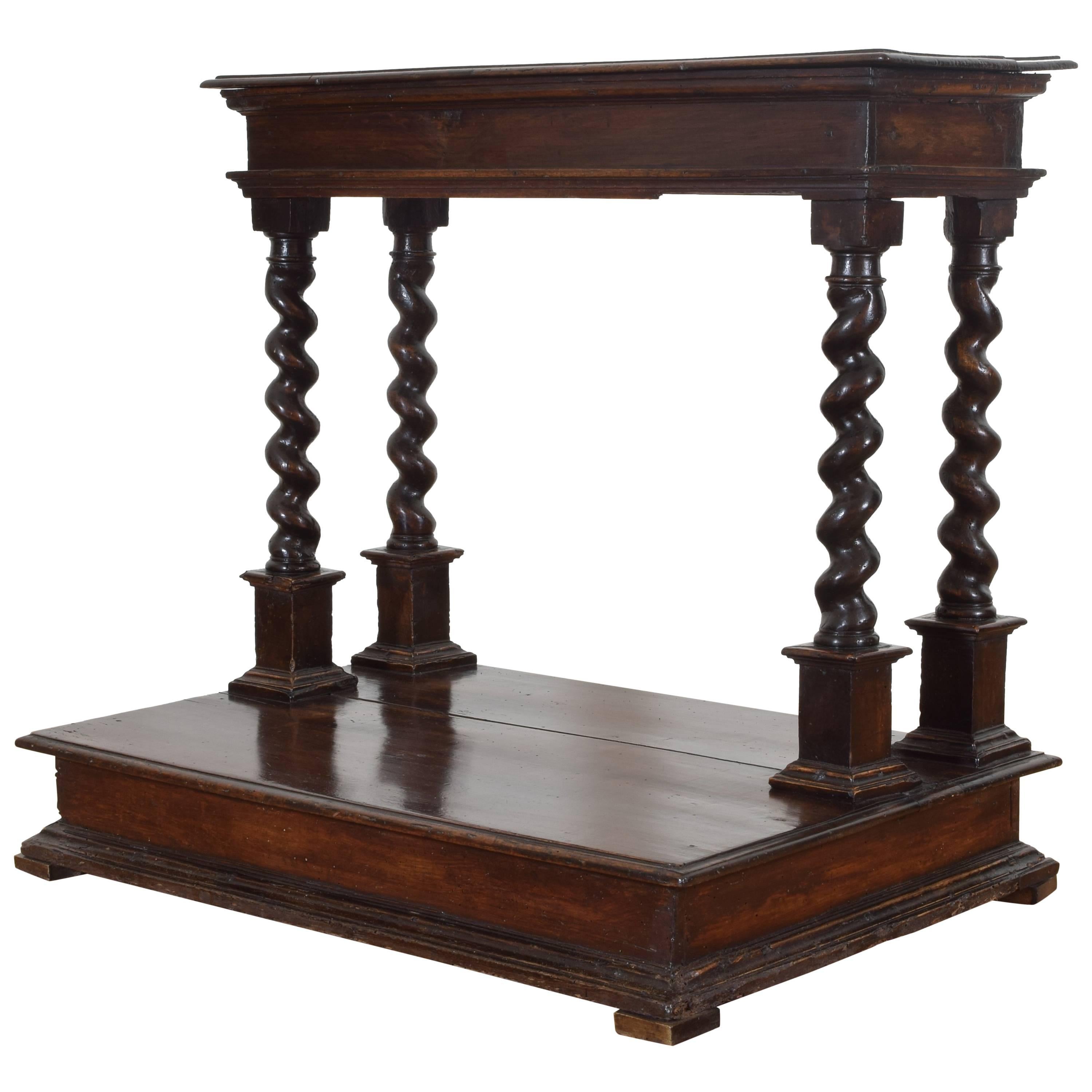 Italian Louis XIII Period, Walnut Inginocchiatoio, Early 18th Century