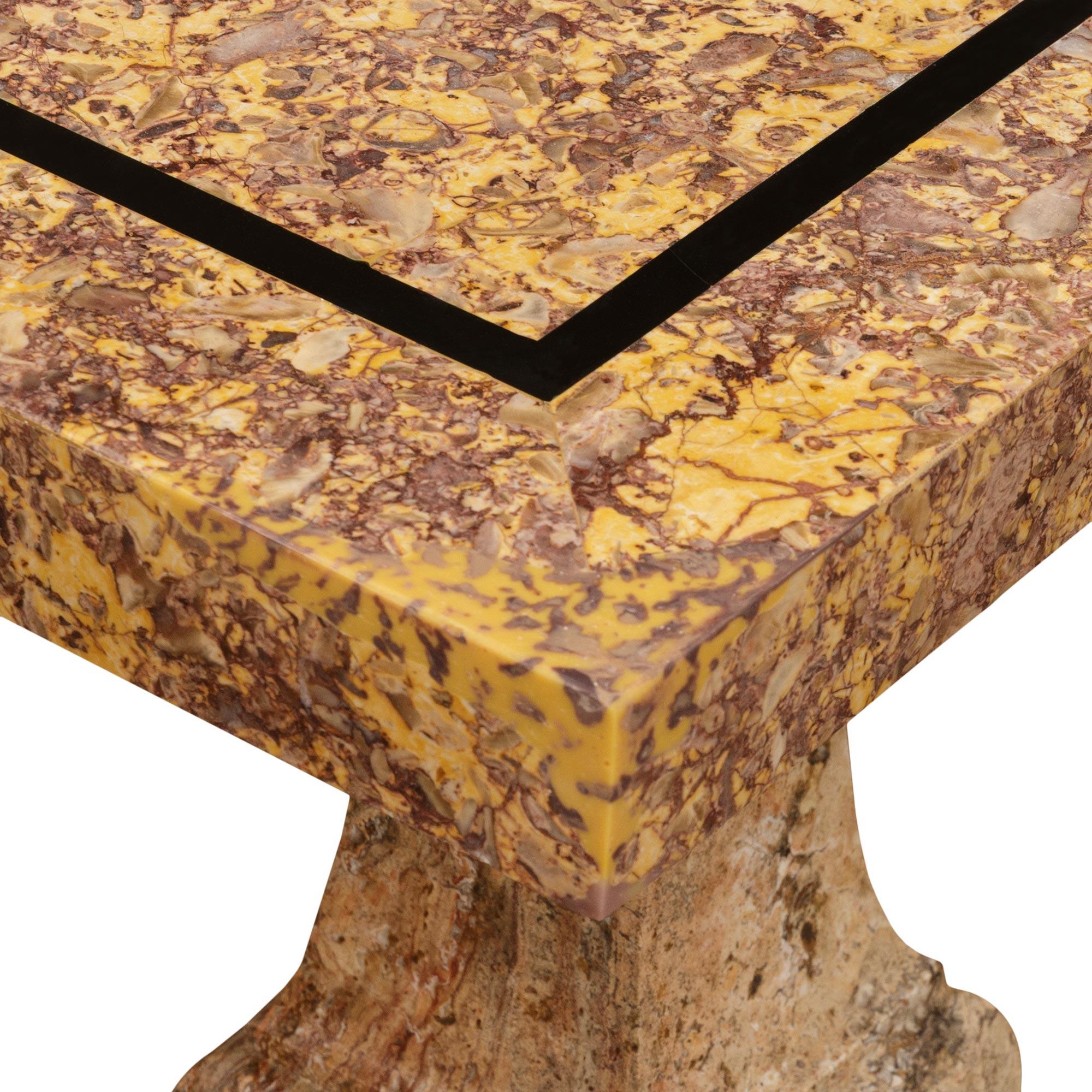 XVIIIe siècle et antérieur Table basse en marbre Brocatelle d'Espagne d'époque Louis XIV en vente