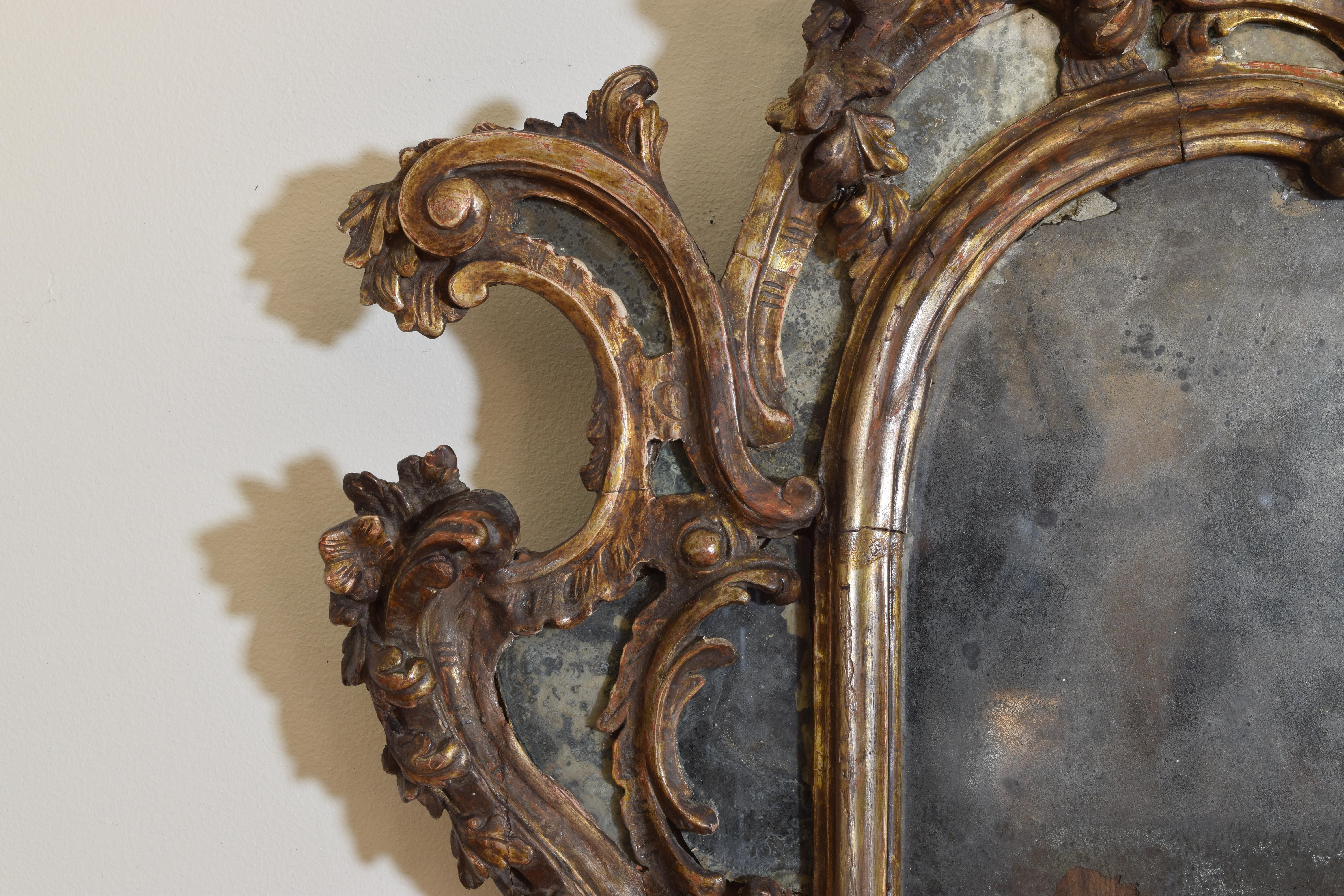 Italian Louis XIV Period Carved Giltwood Mirror, early 18th century  4