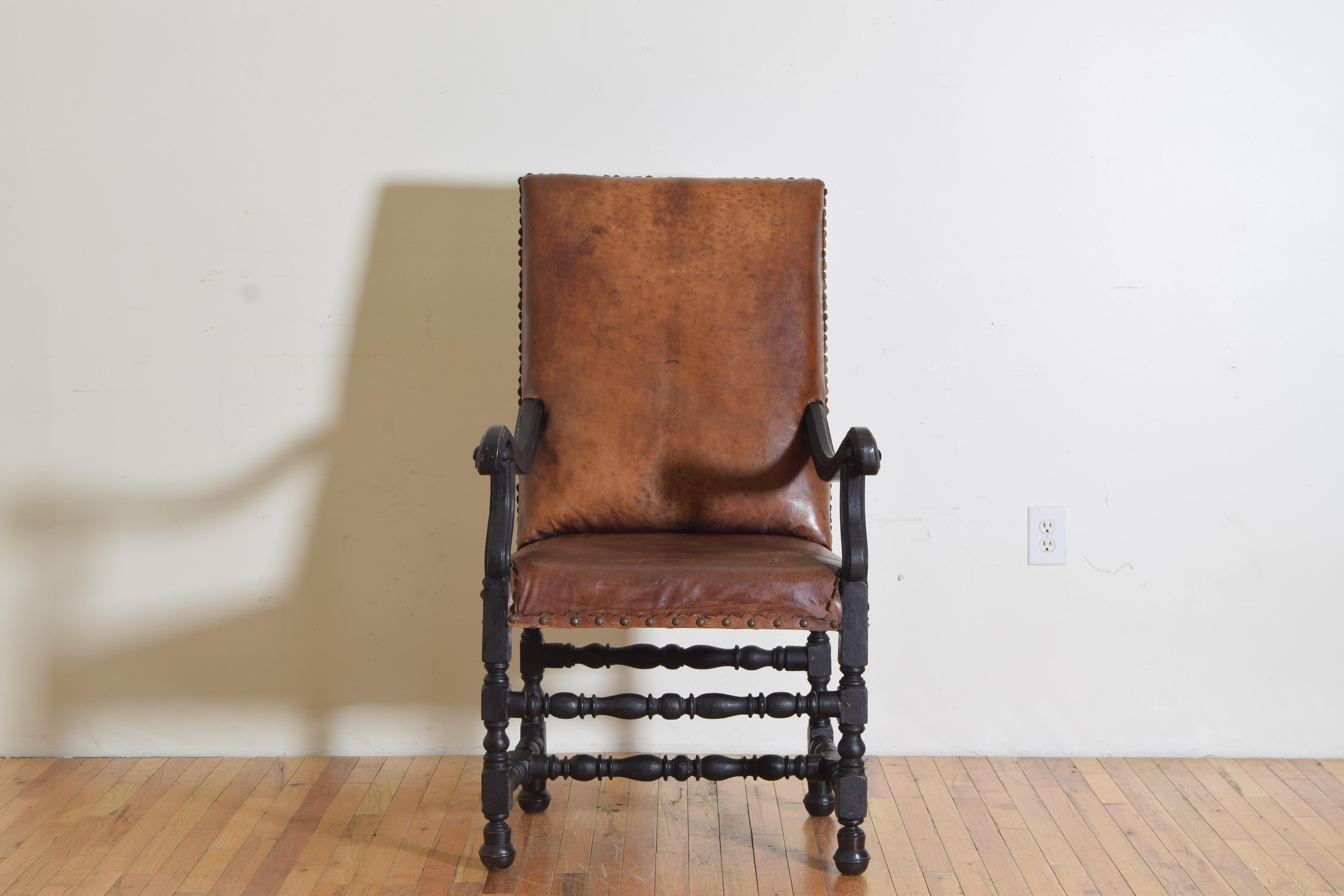 Italian Louis XIV Period Ebonized Walnut & Leather Upholstered Armchair, 18thc In Good Condition For Sale In Atlanta, GA