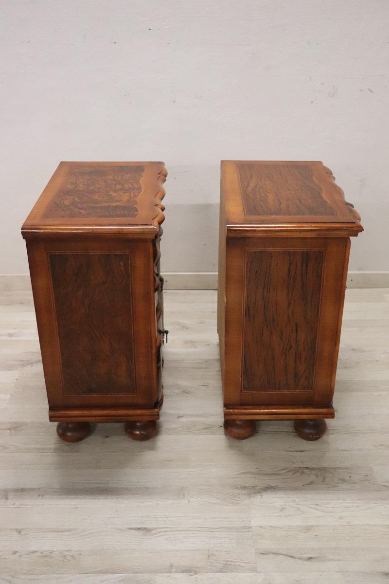 Pareja de mesillas de noche o de noche italianas de estilo Luis XIV en venta 3
