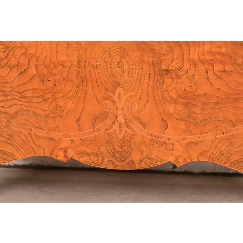 Coffre ou commode italienne Louis XV en bois de ronce avec marqueterie en vente 7