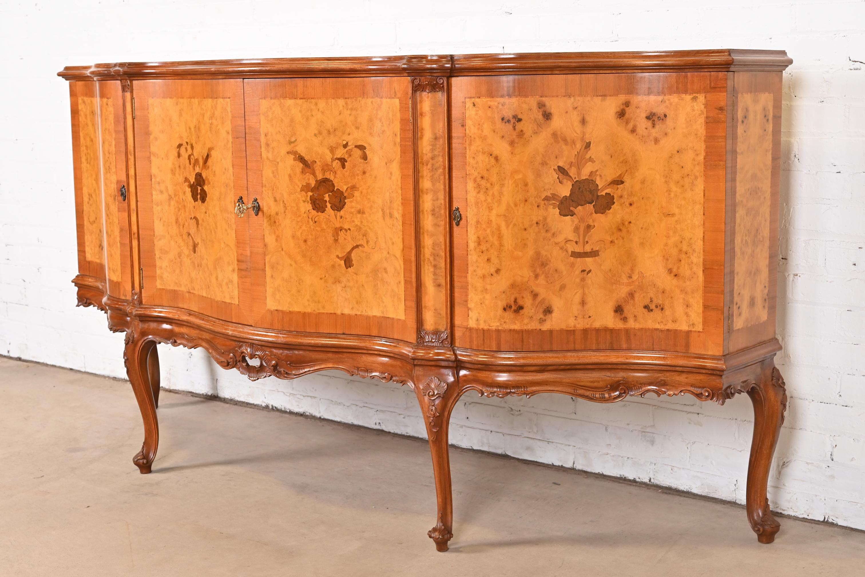 Italian Louis XV Burl Wood Sideboard or Bar Cabinet, Circa 1940s In Good Condition For Sale In South Bend, IN