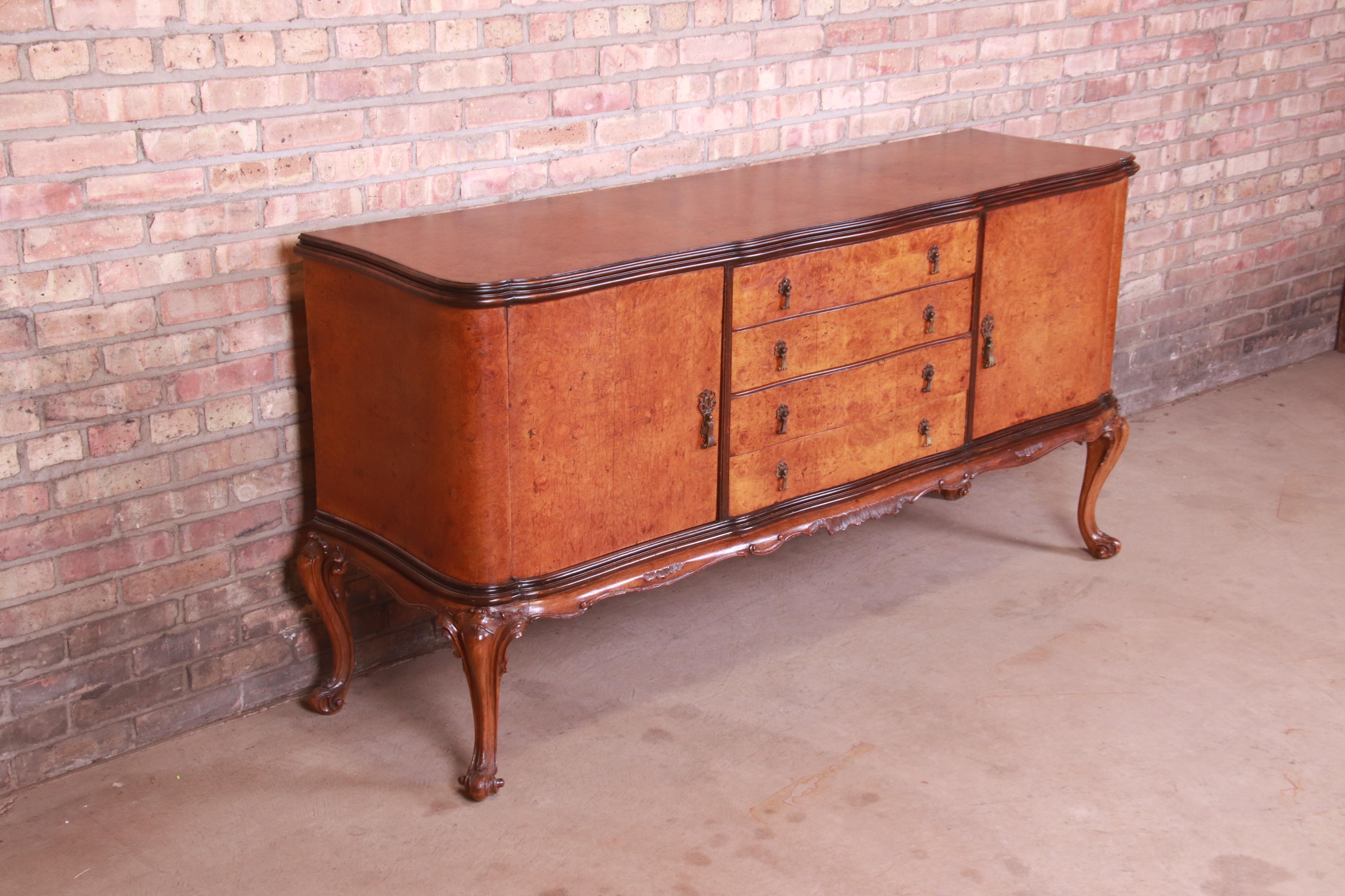 Italian Louis XV Burl Wood Sideboard or Bar Cabinet, Circa 1940s 1