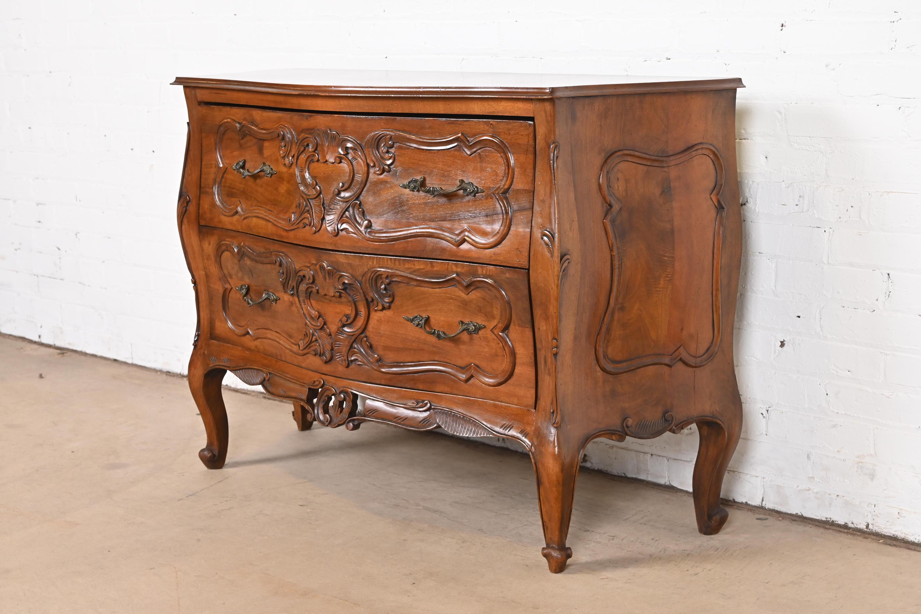 20th Century Italian Louis XV Carved Walnut Commode or Bombay Chest of Drawers For Sale