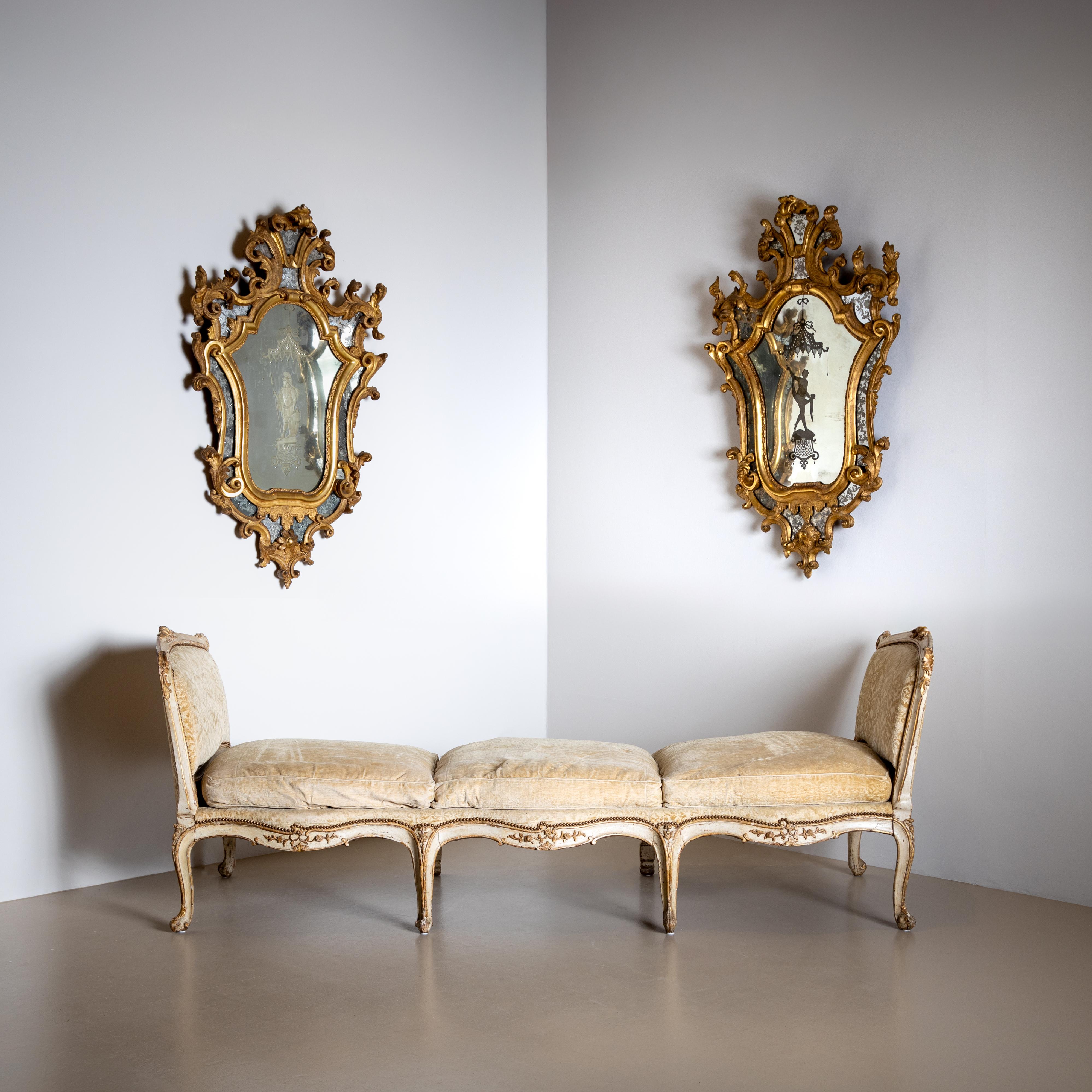 Italian Louis XV Recamier, 18th Century 5
