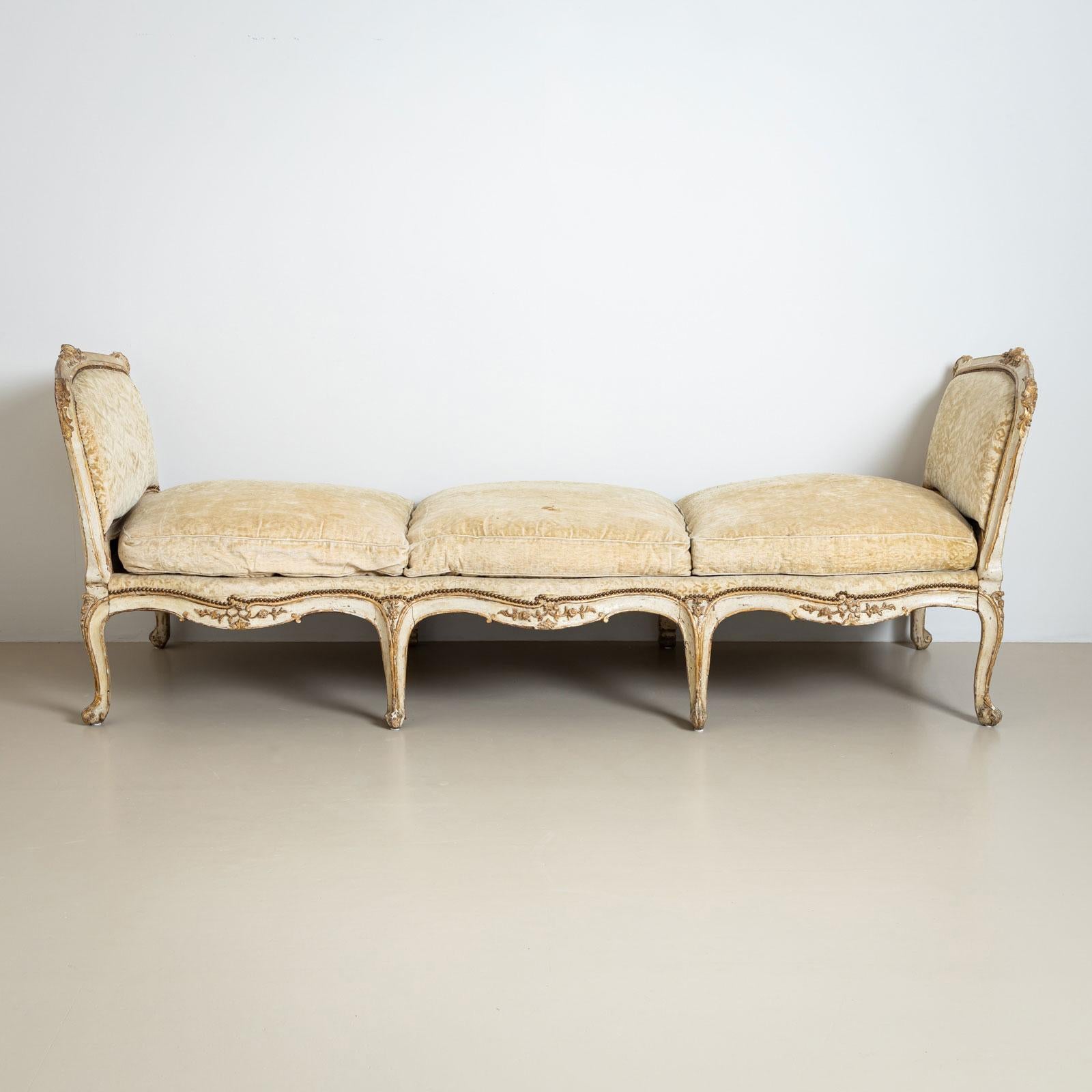 Italian Louis XV Recamier, 18th Century In Good Condition In Greding, DE