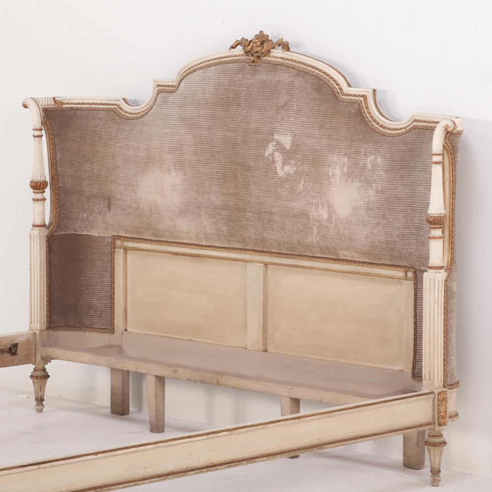 Painted Italian Louis XV style bed C 1920. Queen width. For Sale