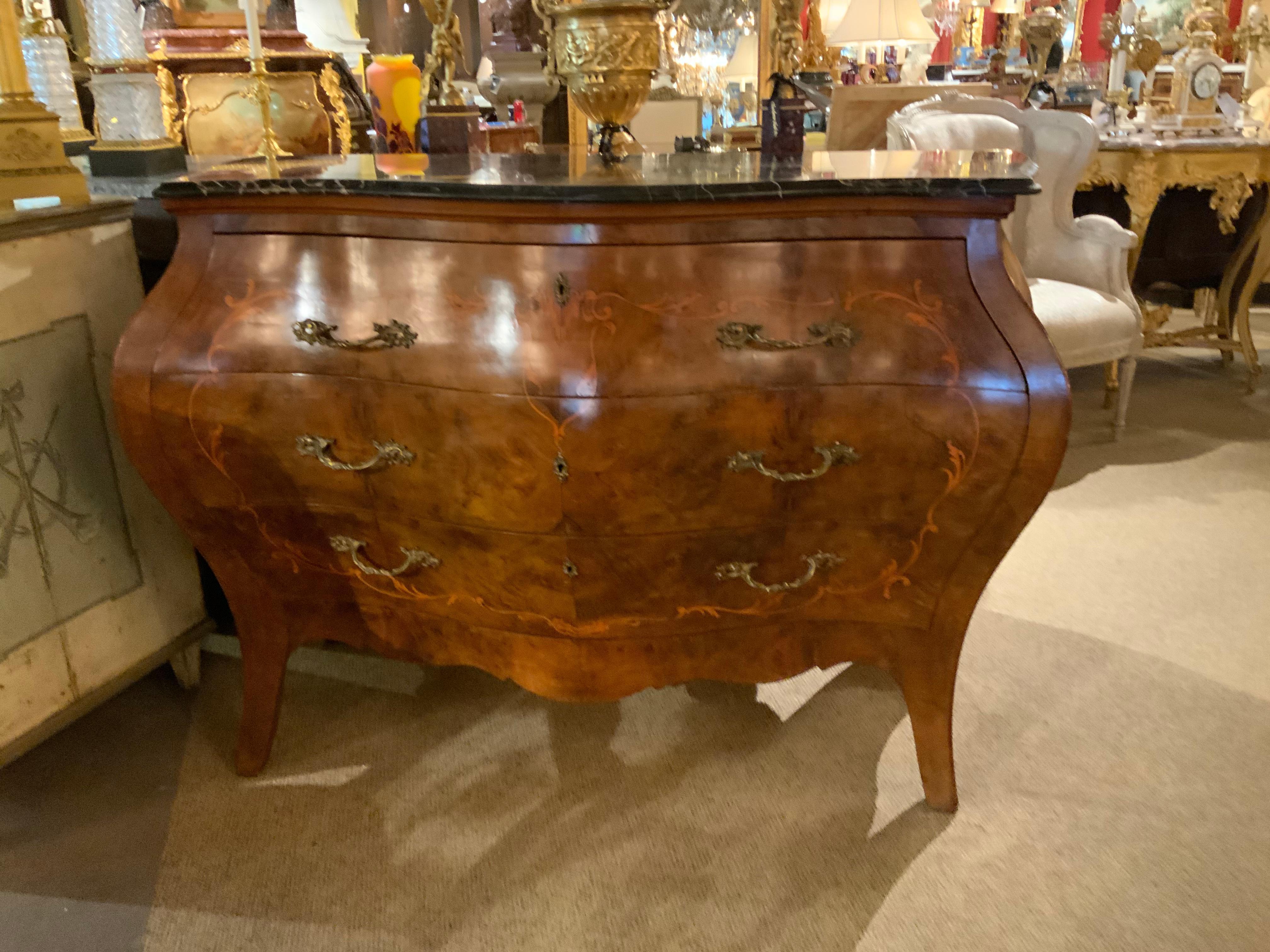 Italian Louis XV-Style Bombe Commode In Excellent Condition For Sale In Houston, TX