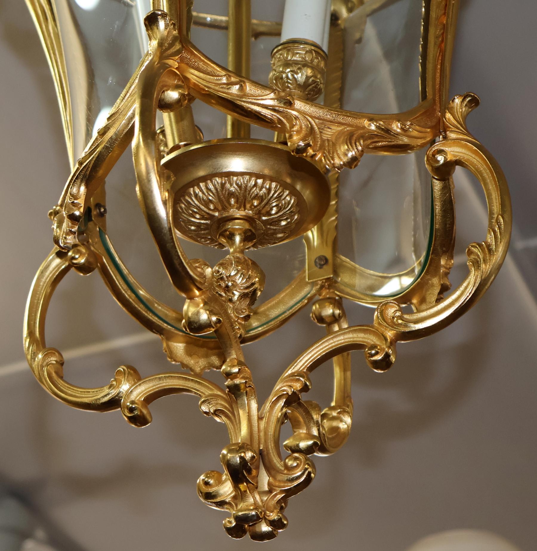 Lanterne italienne de style Louis XV en bronze doré à 4 lumières Par FBAI en vente 7