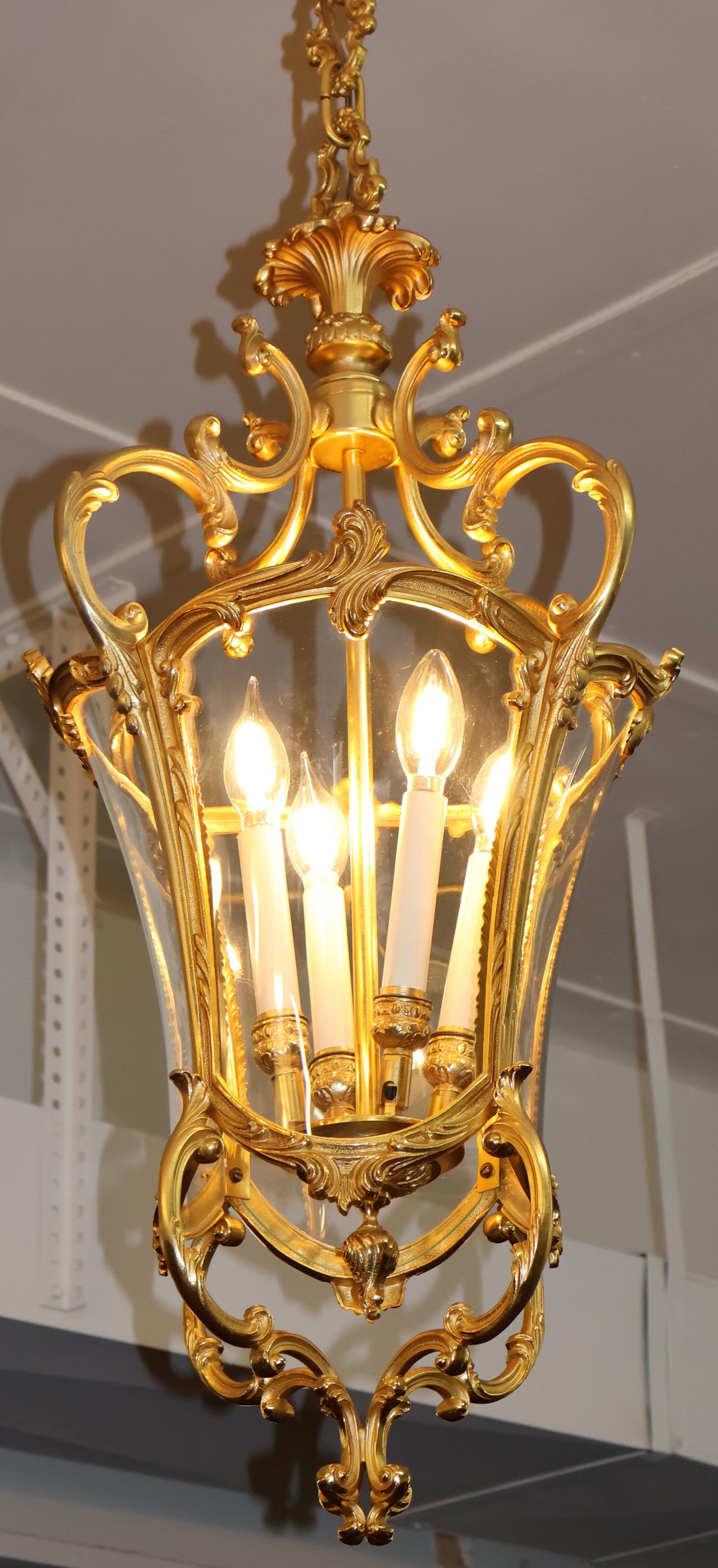 Lanterne italienne de style Louis XV en bronze doré à 4 lumières Par FBAI en vente 1