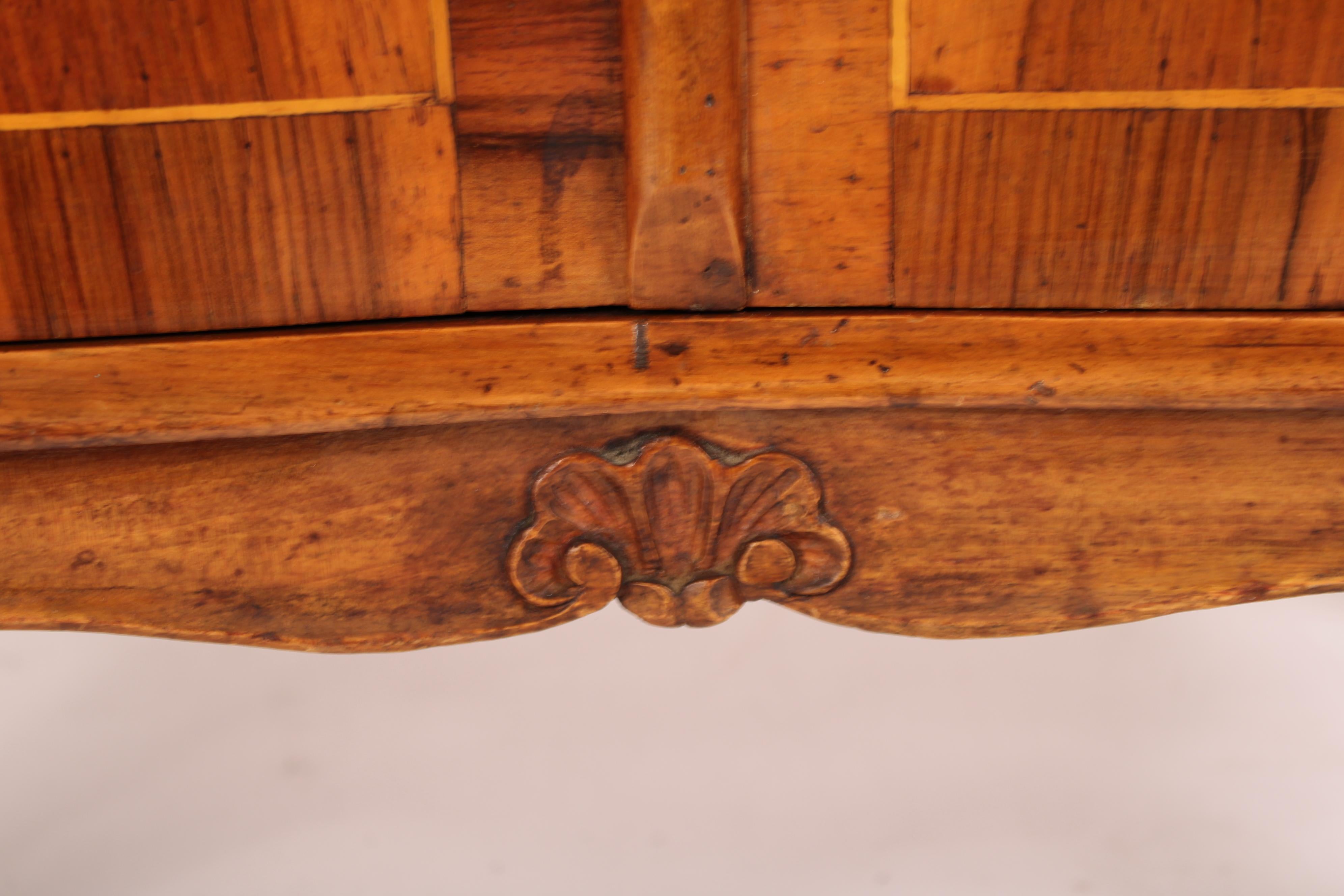 Italian Louis XV Style Burl Walnut Cabinet en venta 3
