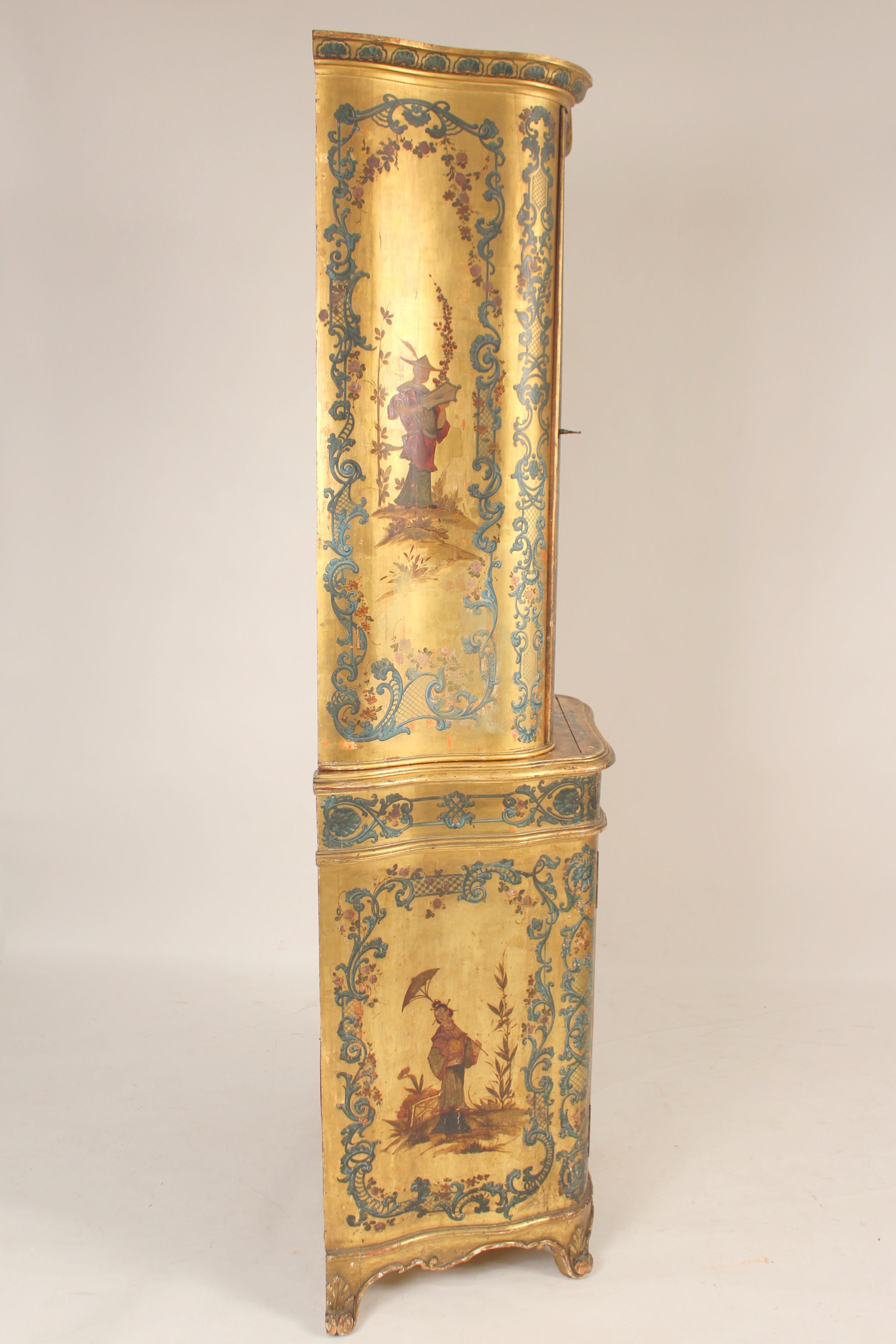 European Italian Louis XV Style Chinoiserie Decorated Display Cabinet For Sale