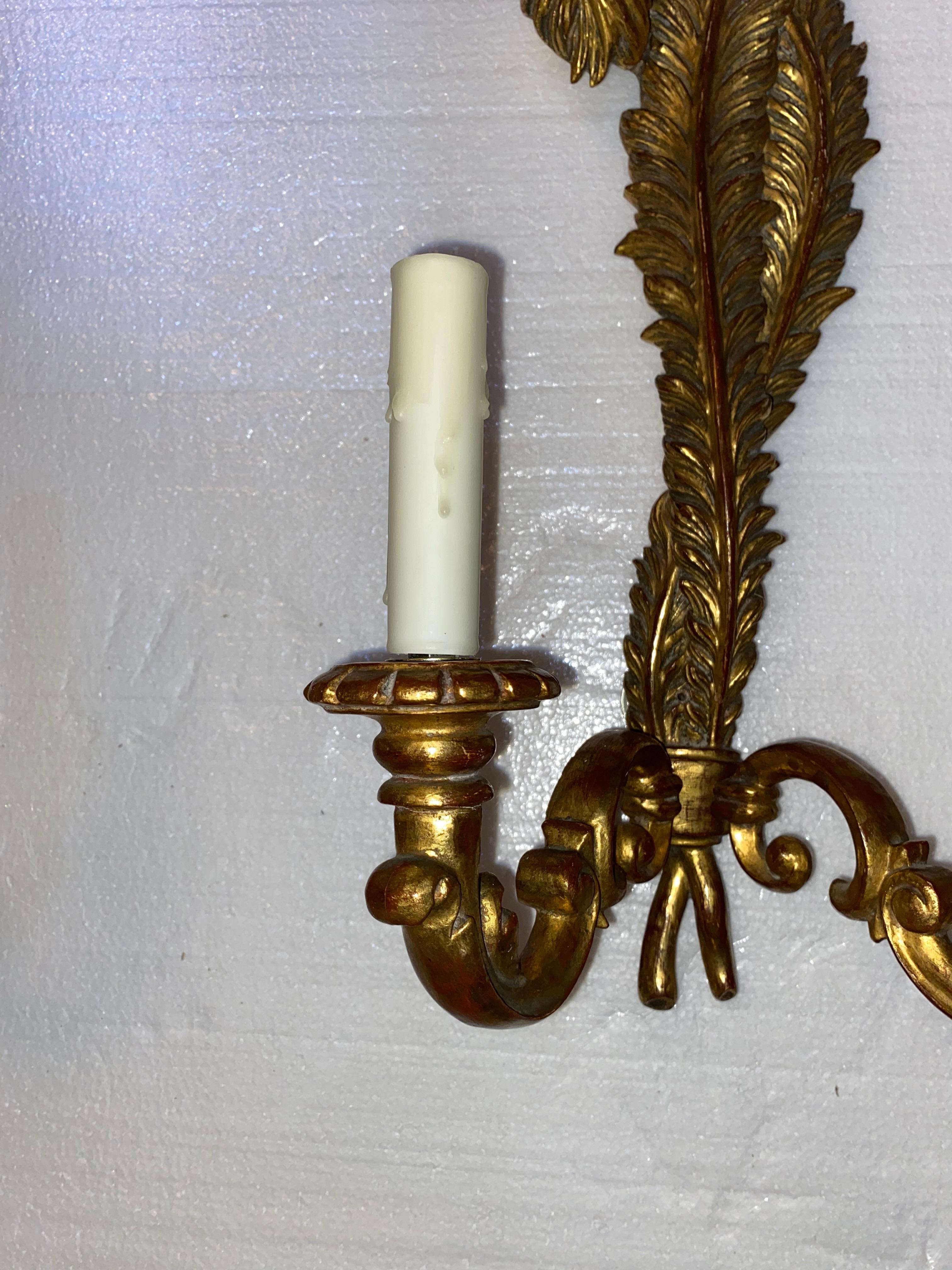 Italian Louis XV Style Giltwood 2-LT Sconces For Sale 1