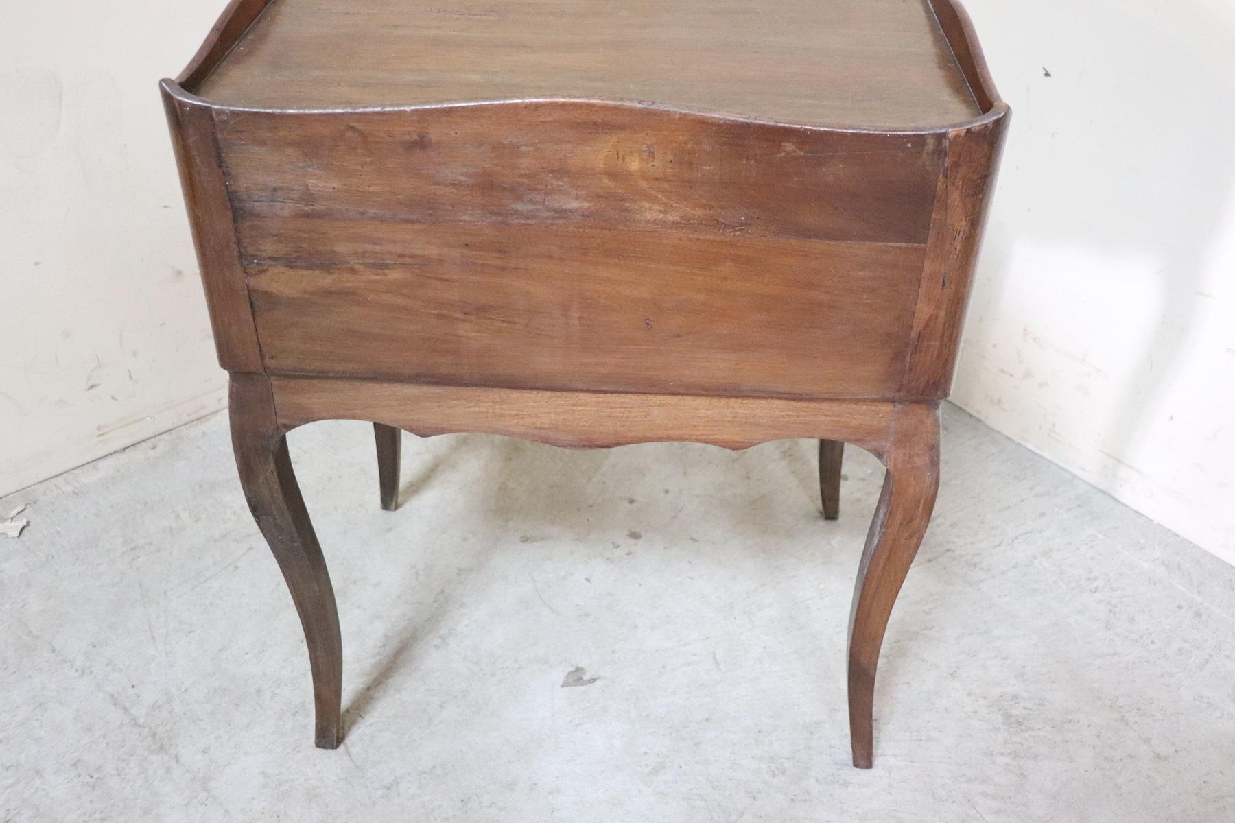 Italian Louis XV Style Inlaid Walnut Side Table or Nightstand In Good Condition In Casale Monferrato, IT