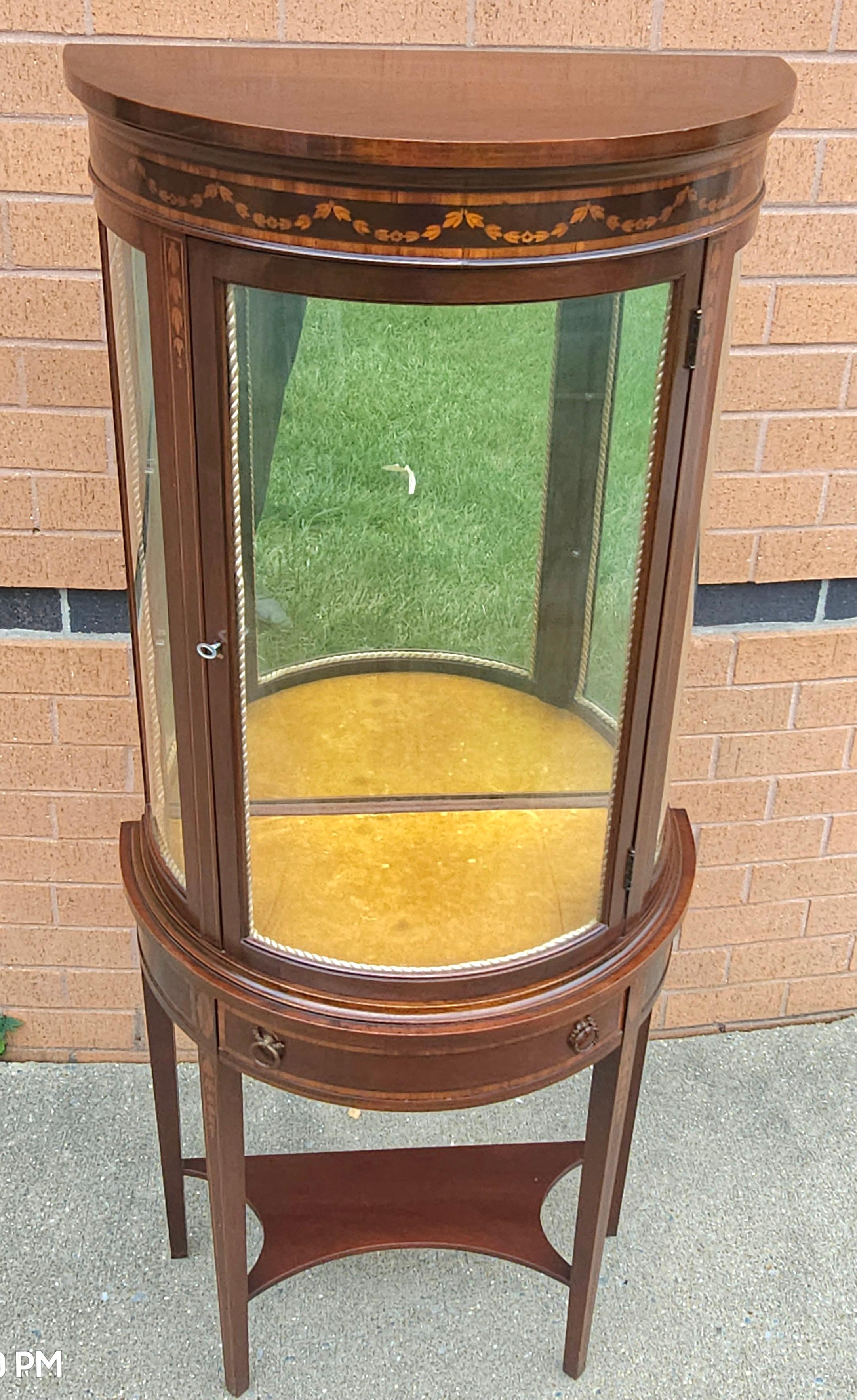 Italian Louis XV Style Marquetry Inlaid Mahogany Vitrine Cabinet For Sale 6