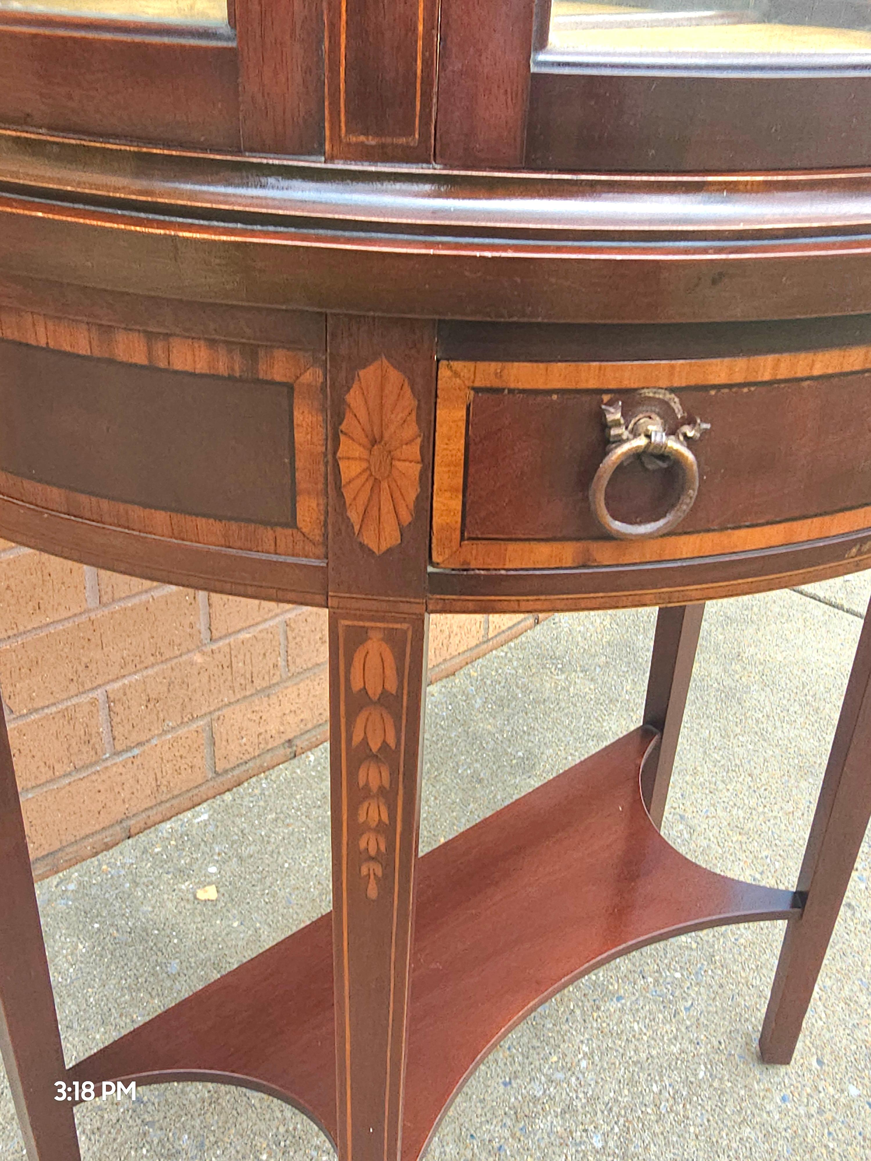 Italian Louis XV Style Marquetry Inlaid Mahogany Vitrine Cabinet For Sale 1