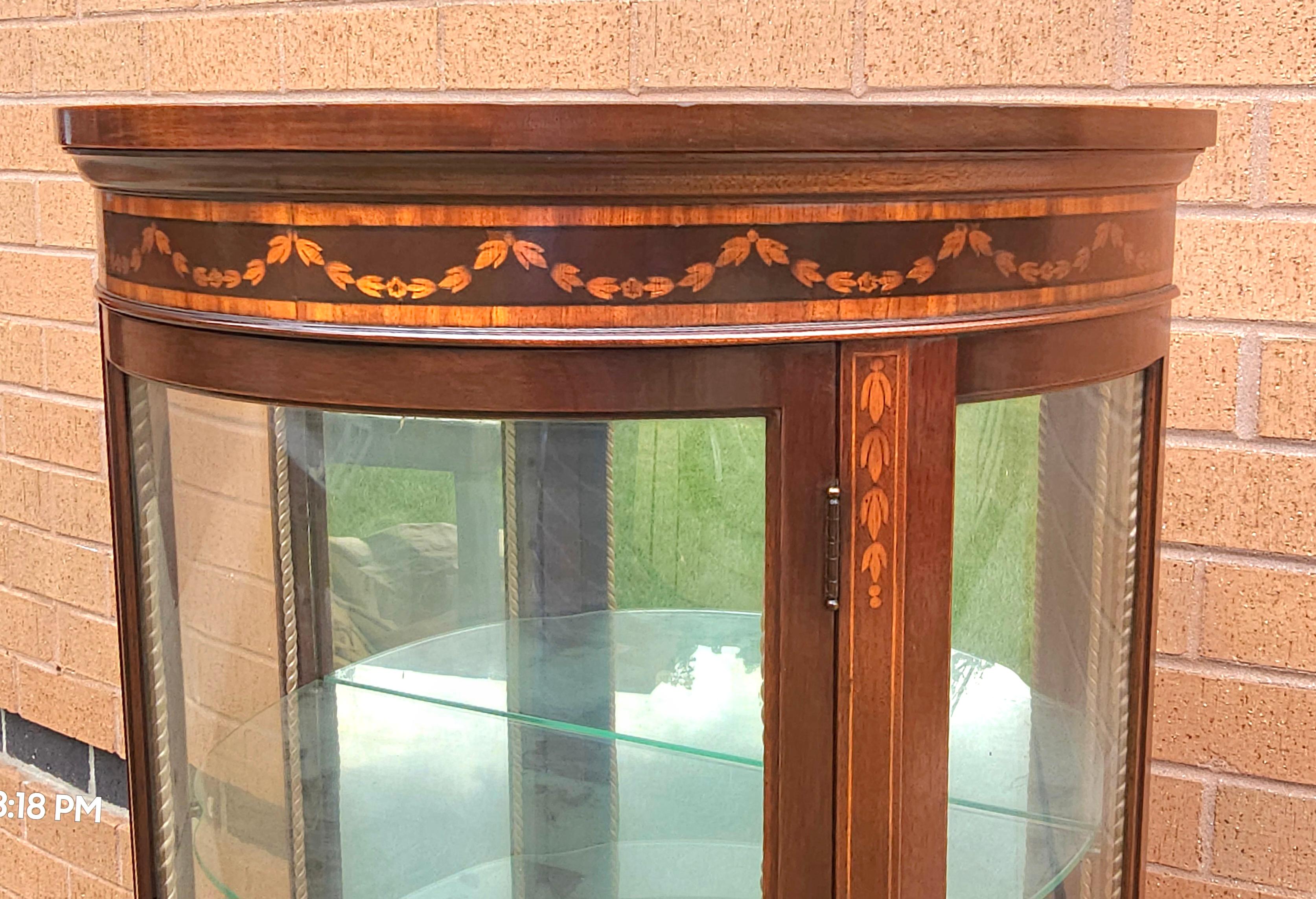 Italian Louis XV Style Marquetry Inlaid Mahogany Vitrine Cabinet For Sale 3