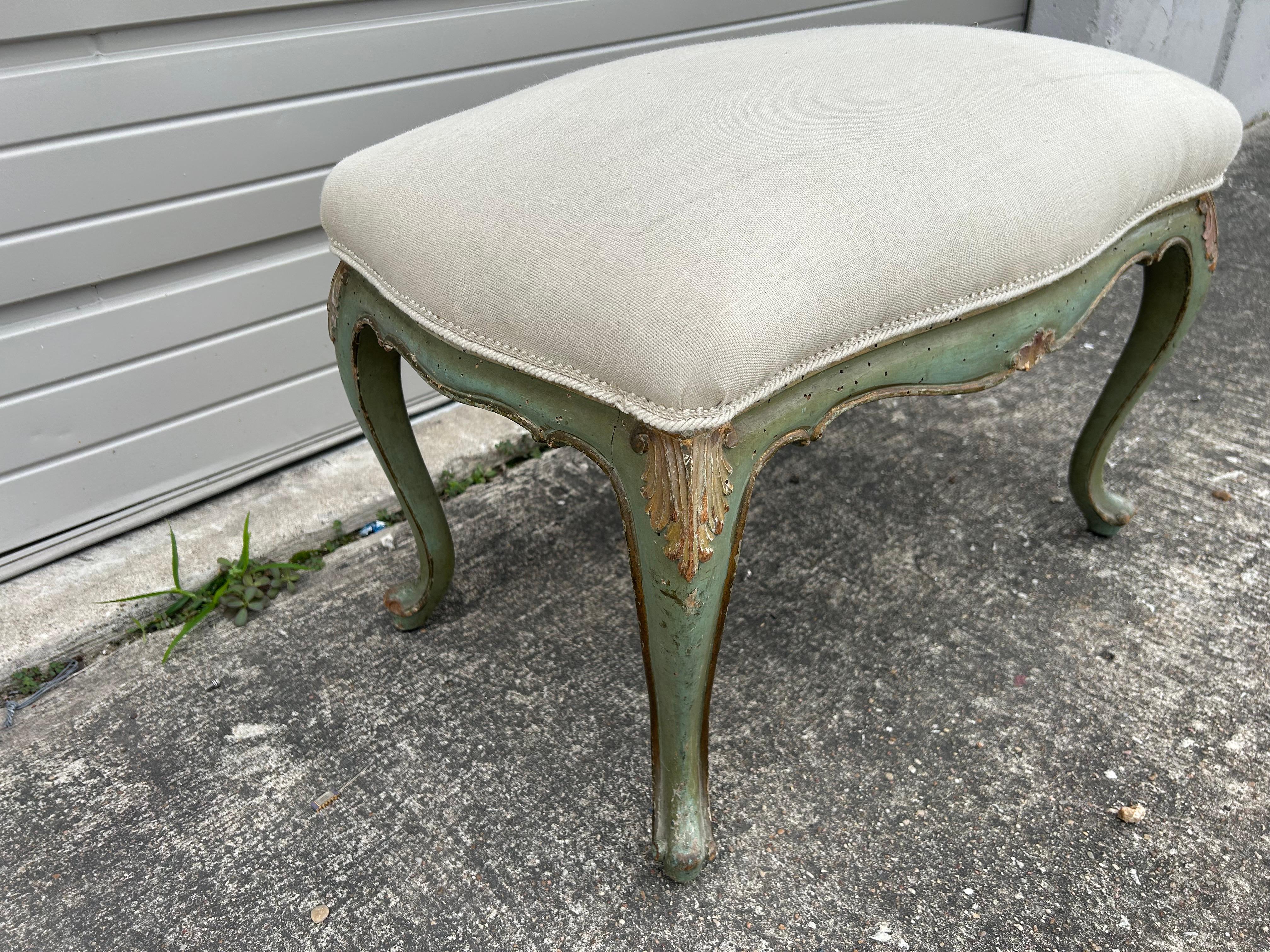 Early 20th Century Italian Louis XV Style Painted And Gilt Bench For Sale