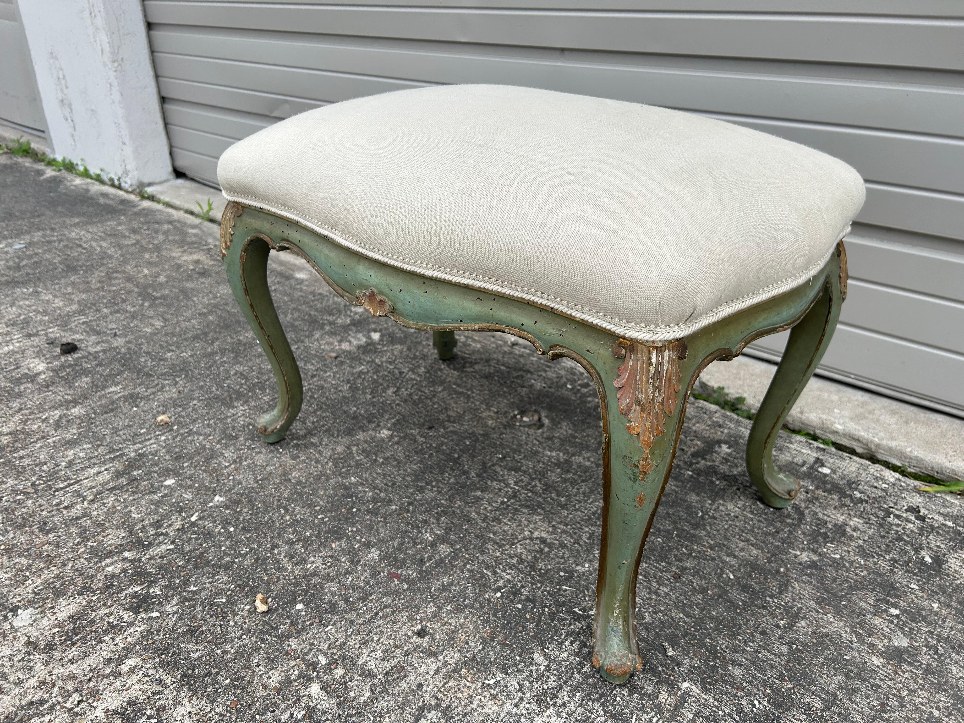 Italian Louis XV Style Painted And Gilt Bench For Sale 3