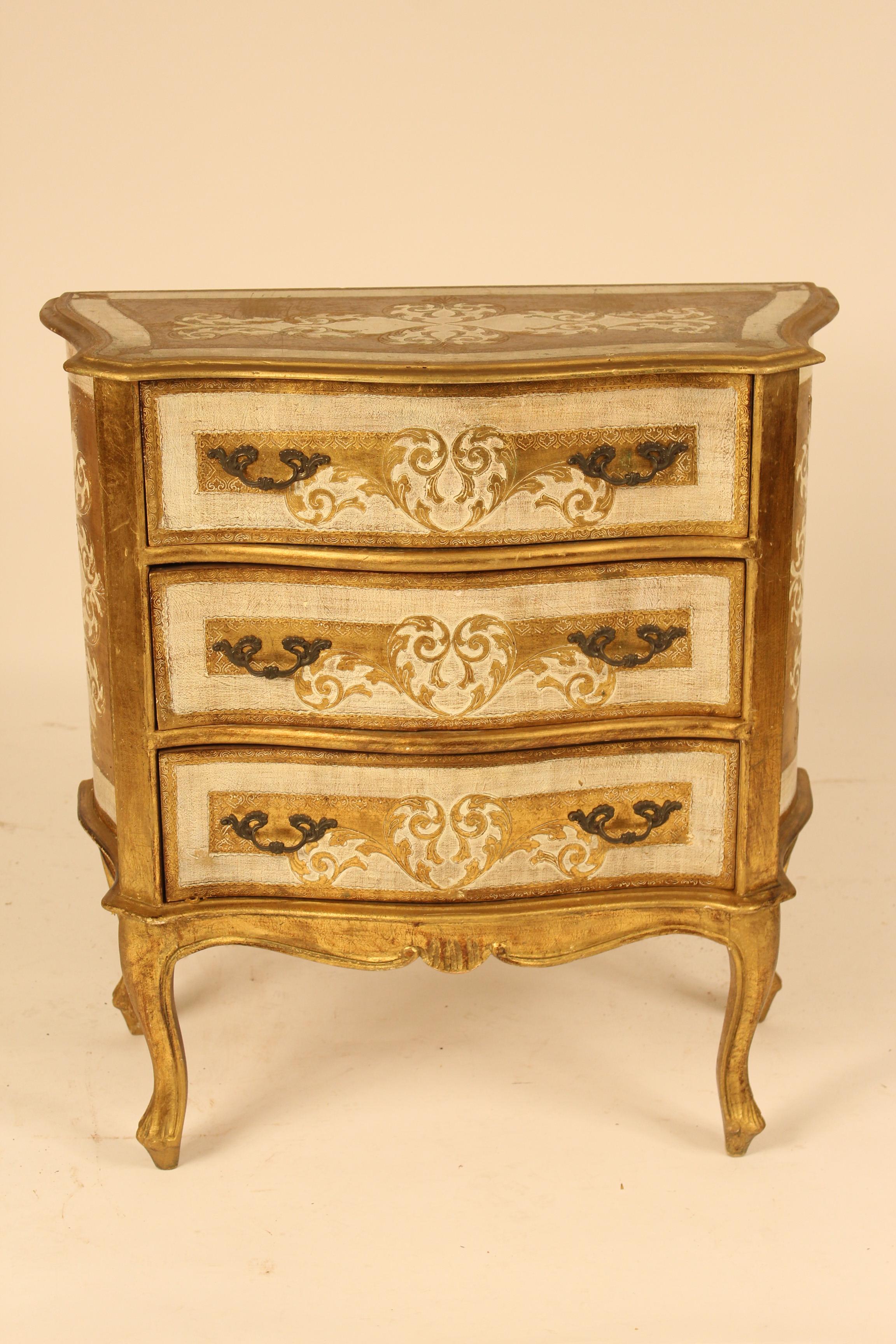 Italian painted and gilt decorated Louis XV style chest of drawers, circa 1960s.