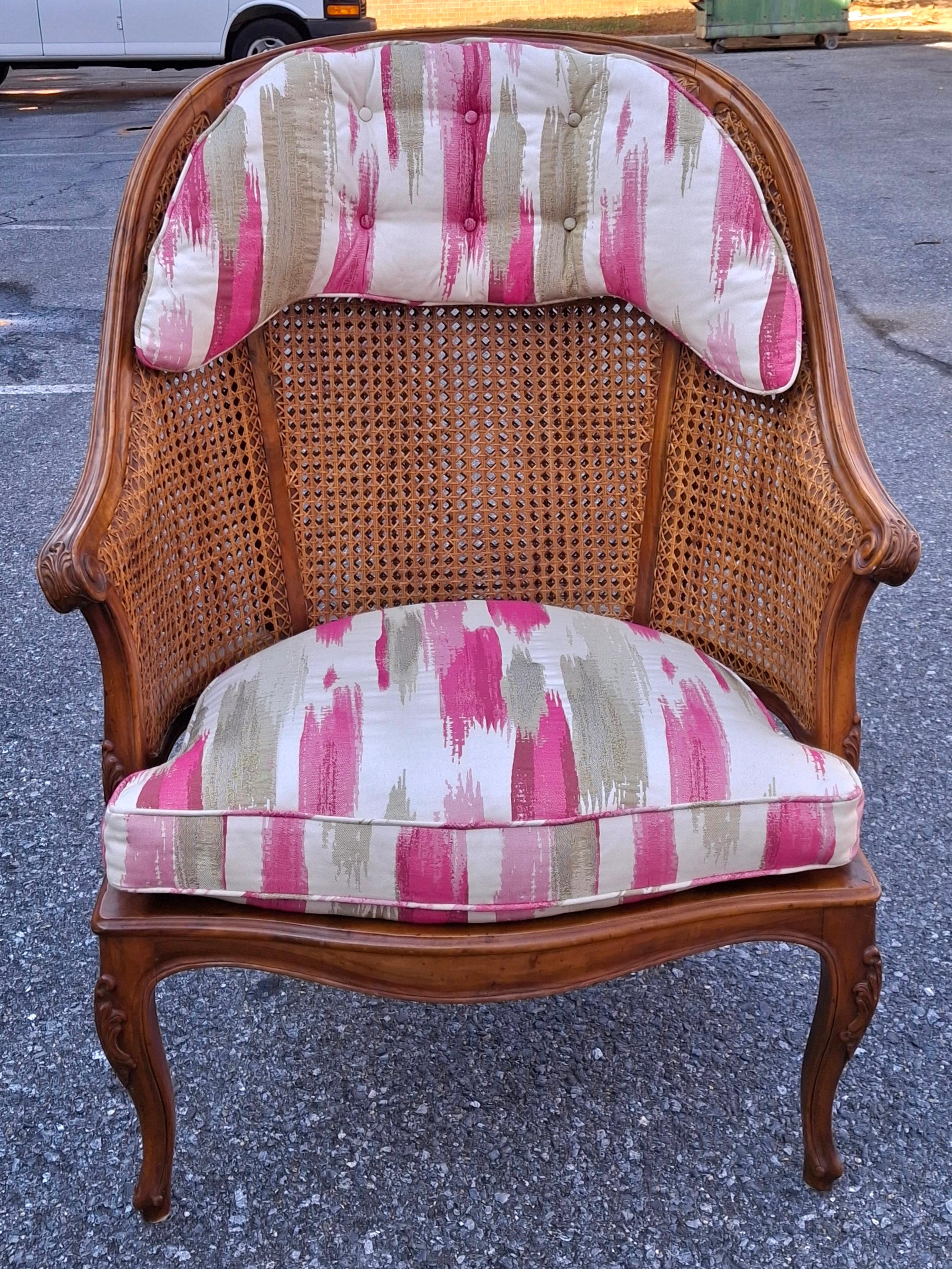 Italian Louis XV Style Walnut Double Wall Caned and Upholstered Bergère Armchair (Walnuss) im Angebot