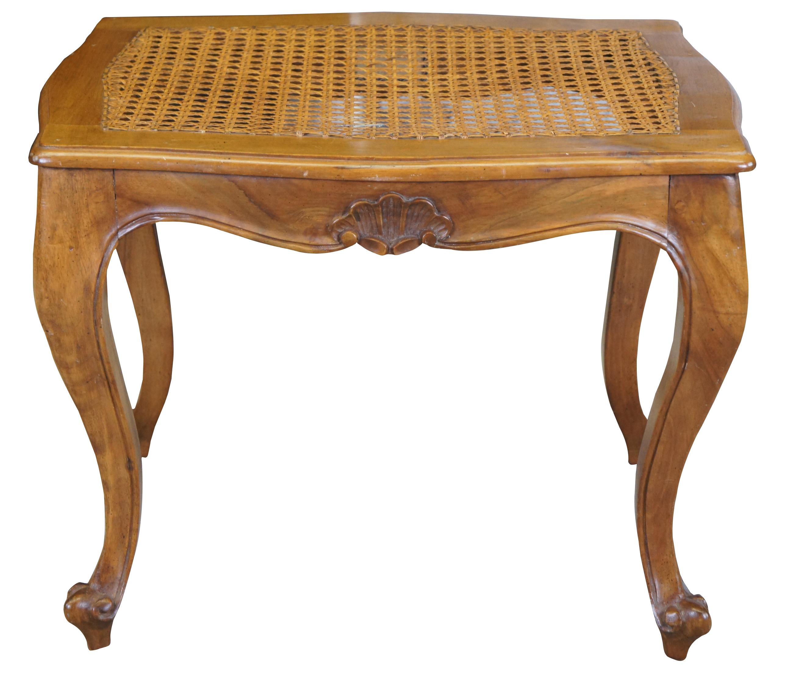 Italian Louis XV Walnut Caned Serpentine Pouf Bench Seat Foot Stool Ottoman In Good Condition In Dayton, OH