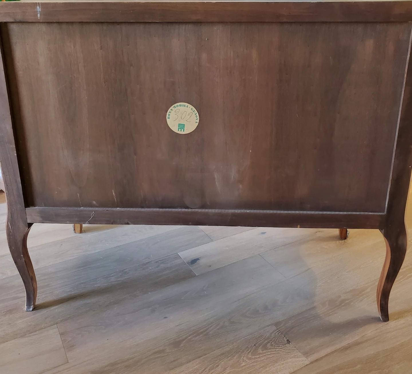 Cassettiera italiana Luigi XV XVI di transizione con intarsio a cubo firmata in vendita 11