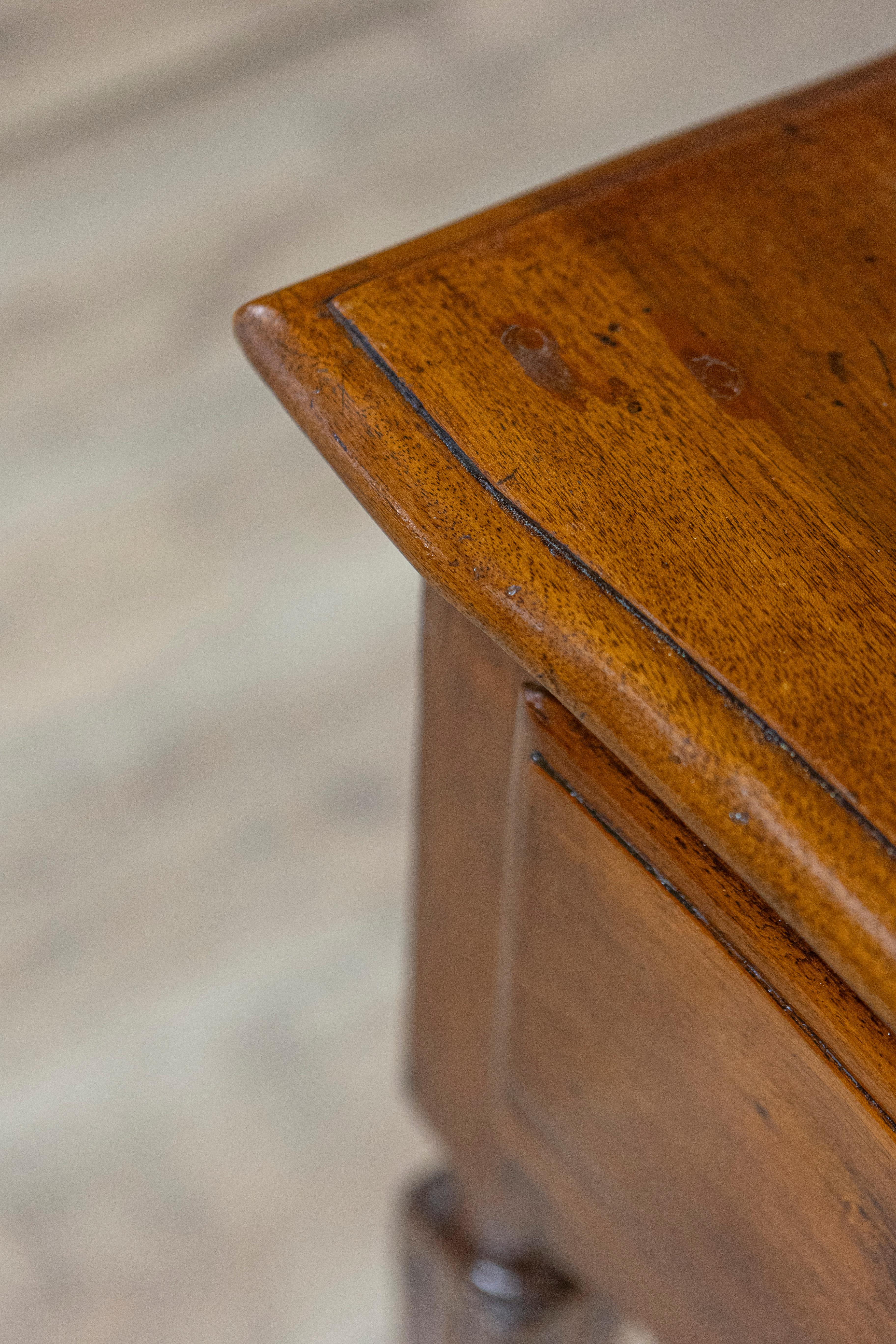 Italian Louis XVI 18th Century Walnut Console Table with Carved Fluted Legs For Sale 12