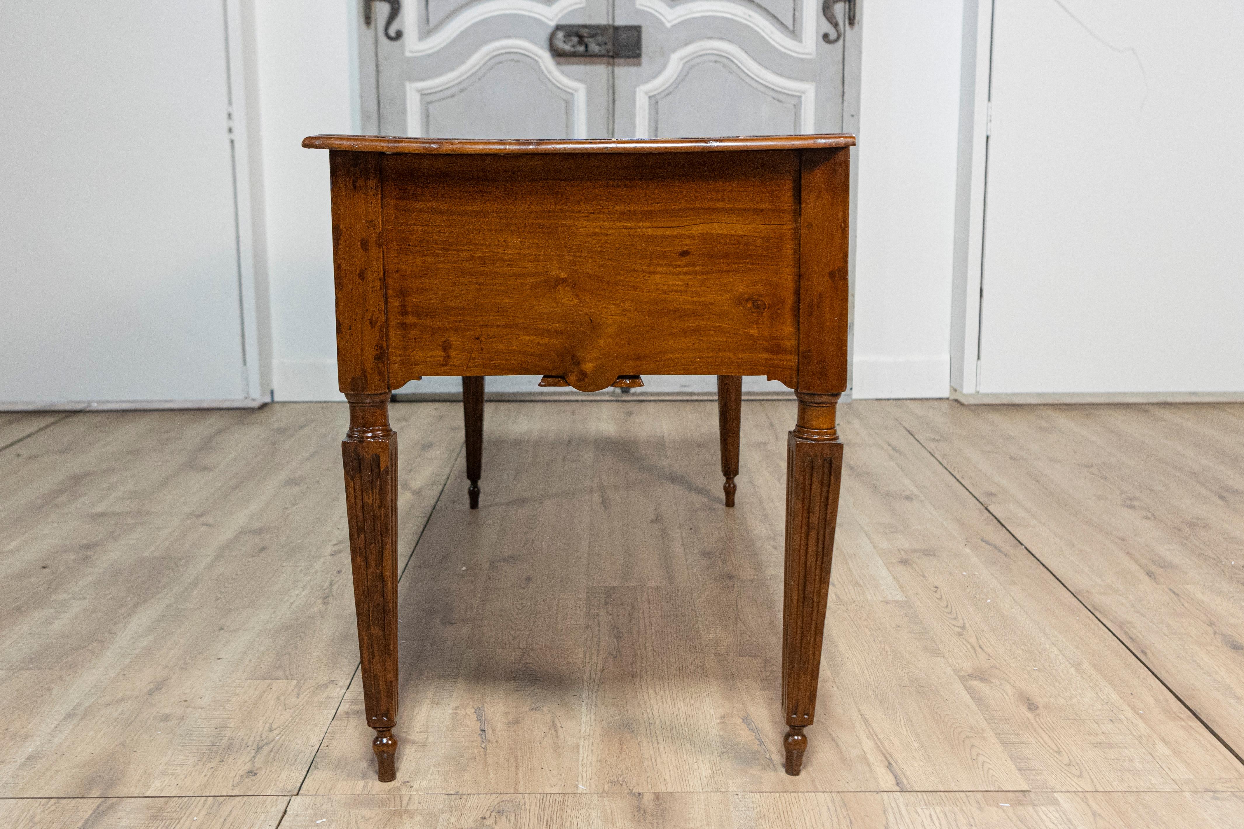 Italian Louis XVI 18th Century Walnut Console Table with Carved Fluted Legs For Sale 1