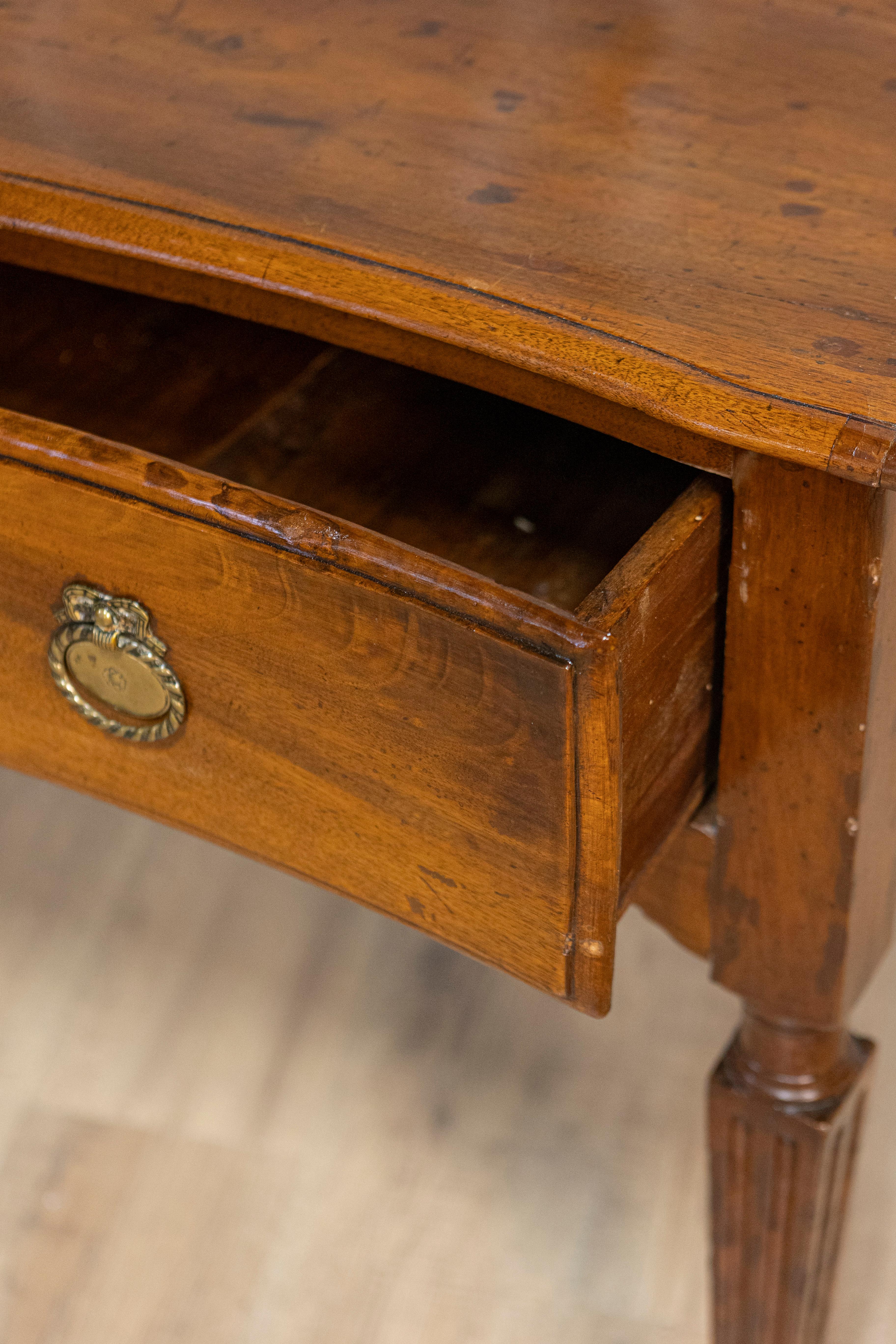Italian Louis XVI 18th Century Walnut Console Table with Carved Fluted Legs For Sale 3