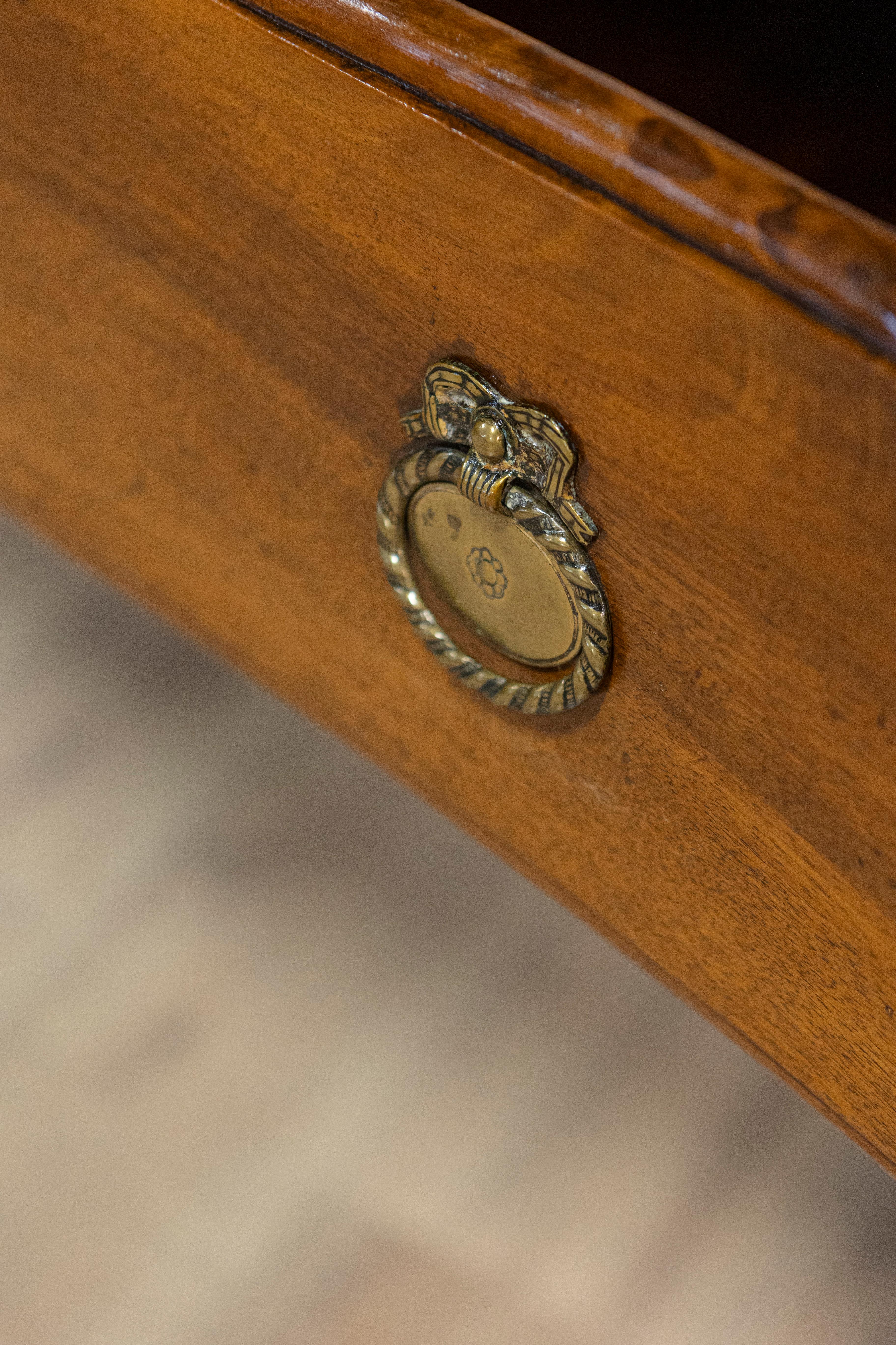 Italian Louis XVI 18th Century Walnut Console Table with Carved Fluted Legs For Sale 4