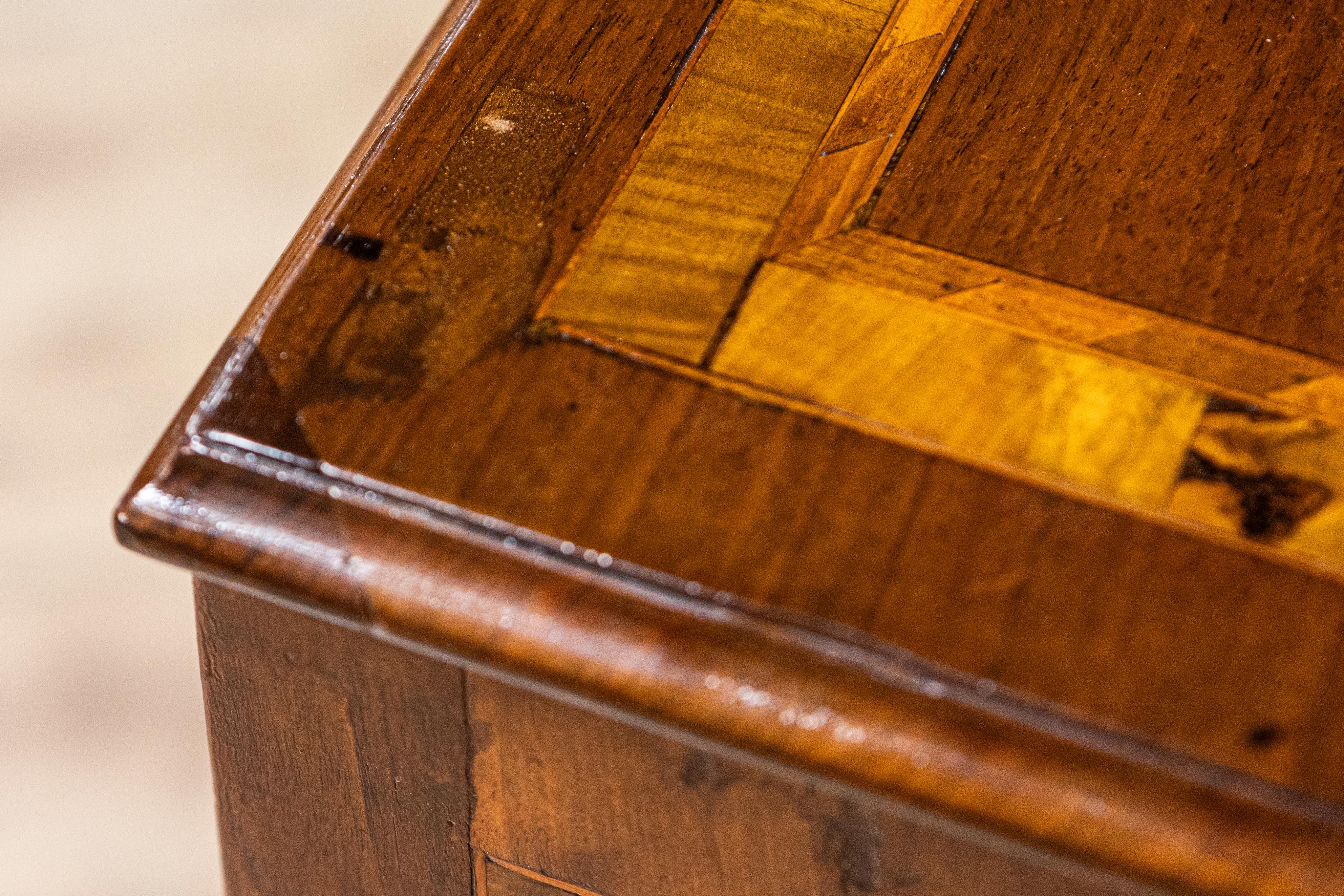 Italian Louis XVI 19th Century Walnut Two-Drawer Commode with Inlay For Sale 5