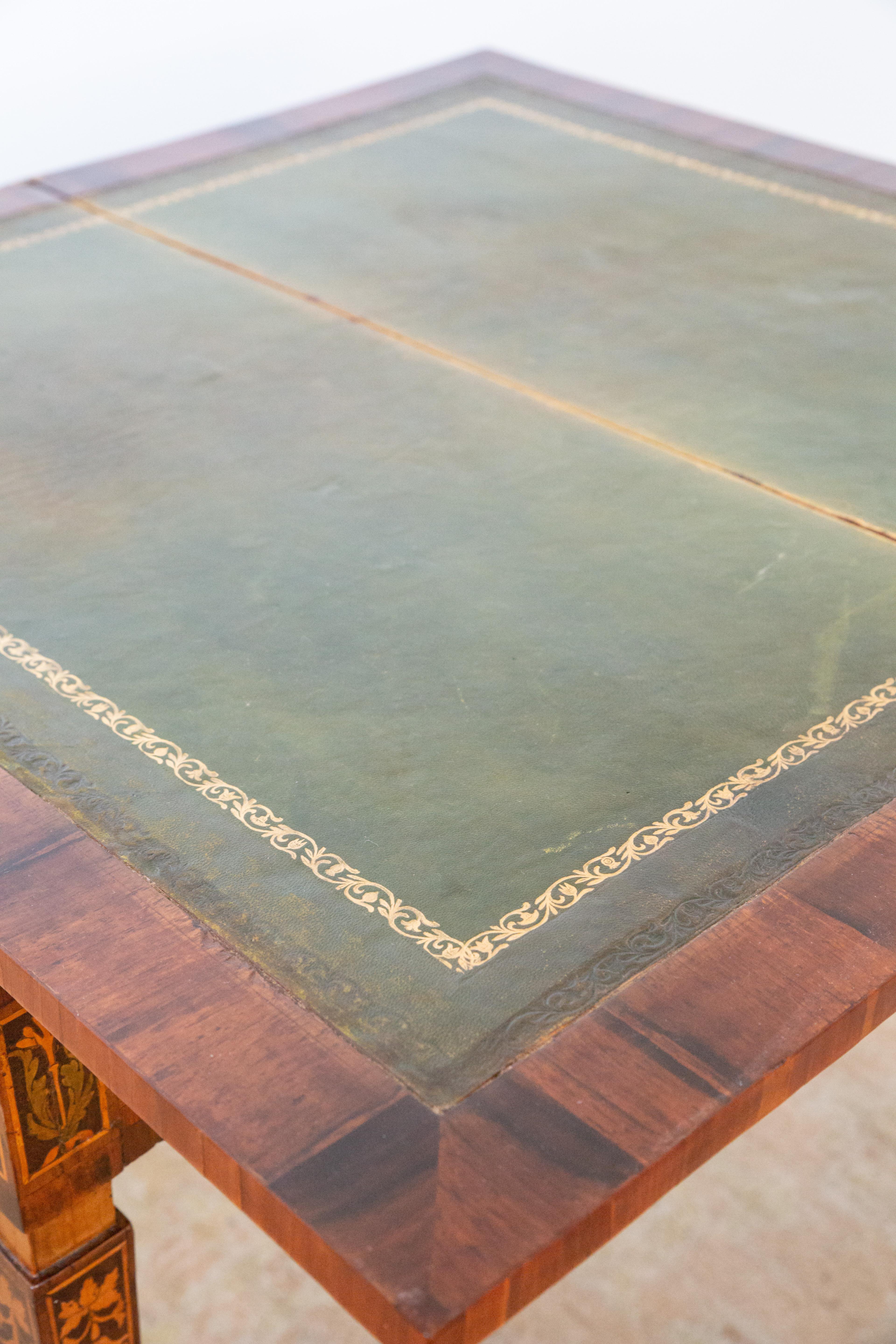 Table centrale italienne Louis XVI en bois incrusté en vente 4