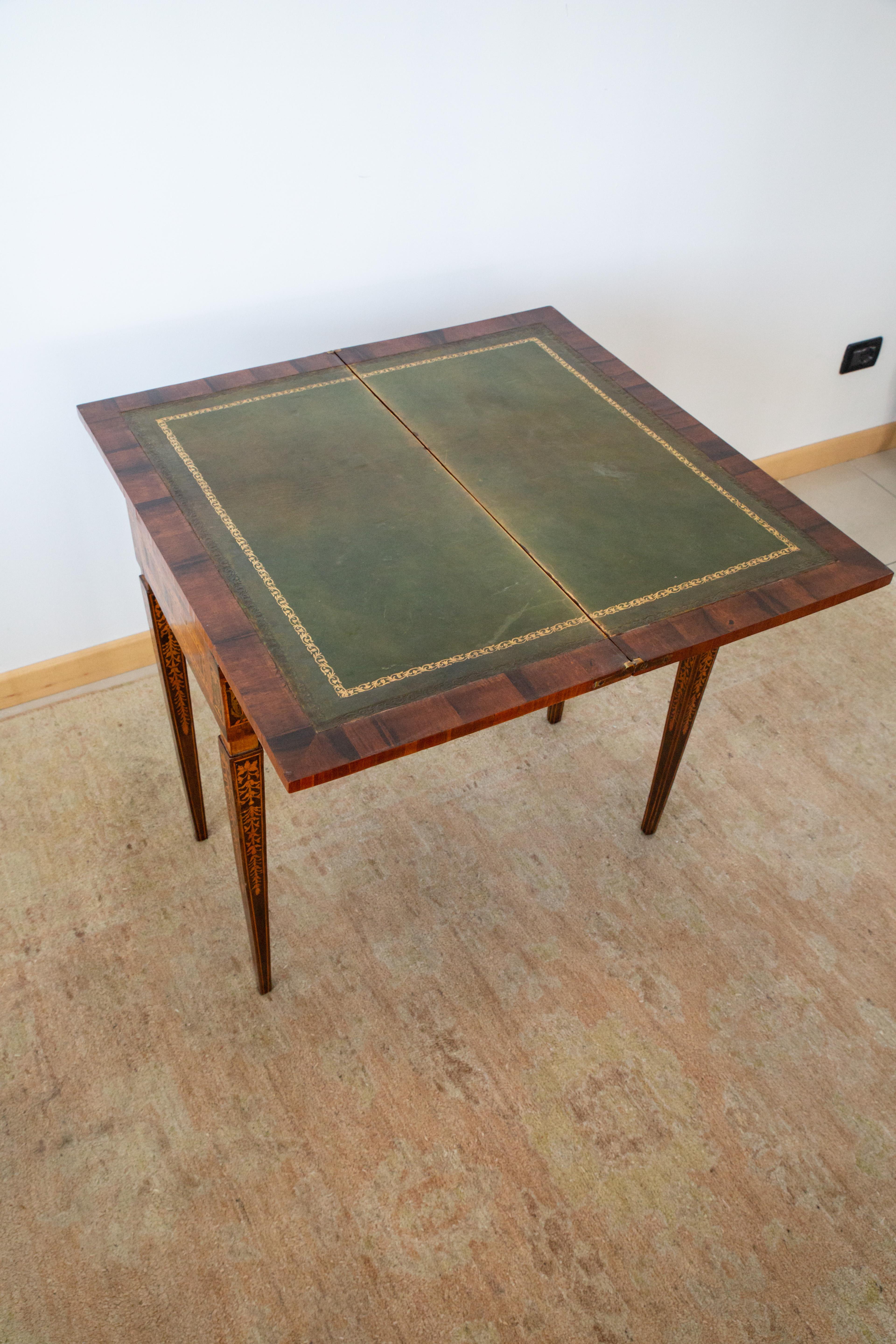 Table centrale italienne Louis XVI en bois incrusté en vente 5