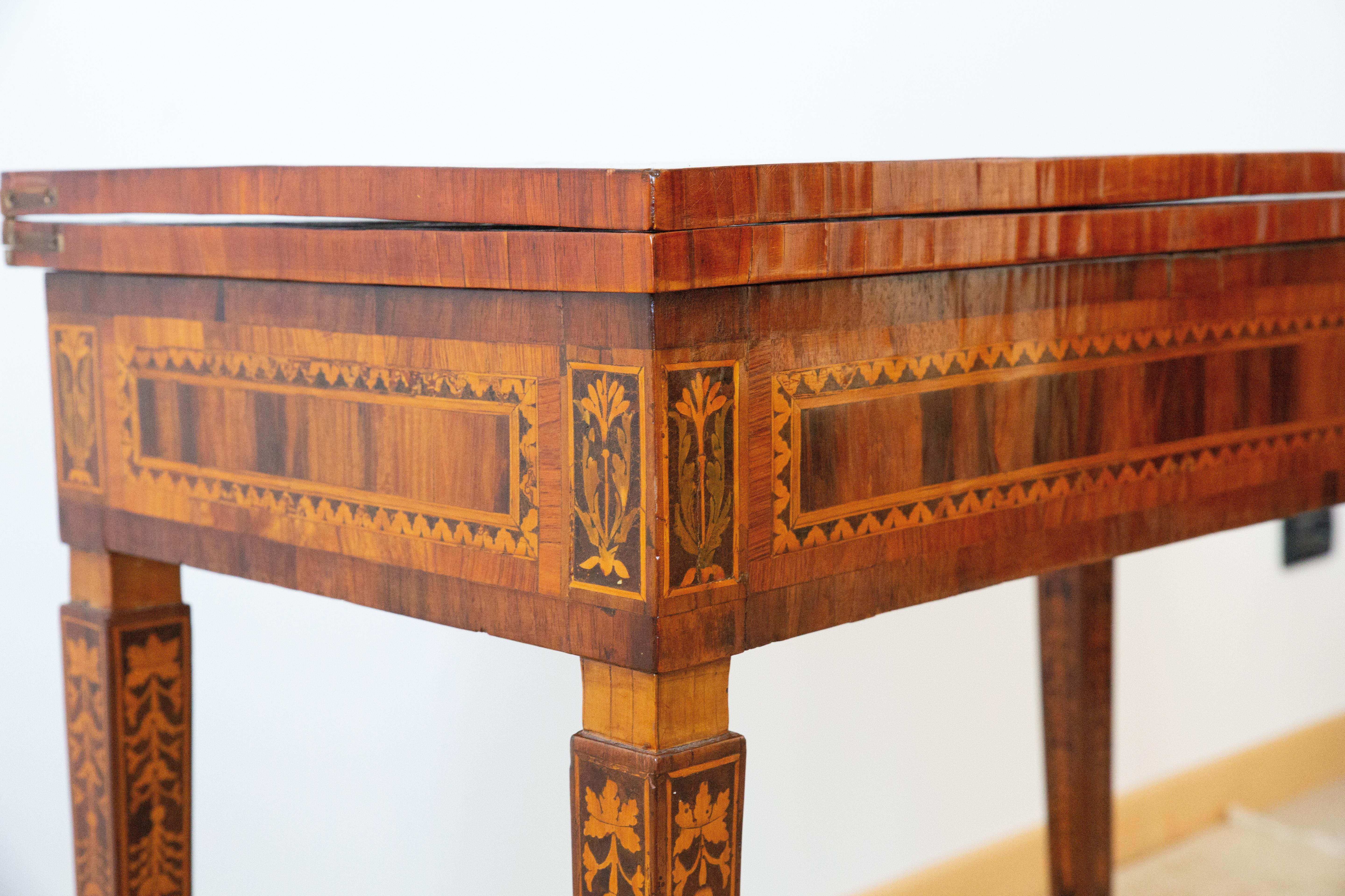 Italian Louis XVI center table in inlaid wood For Sale 8