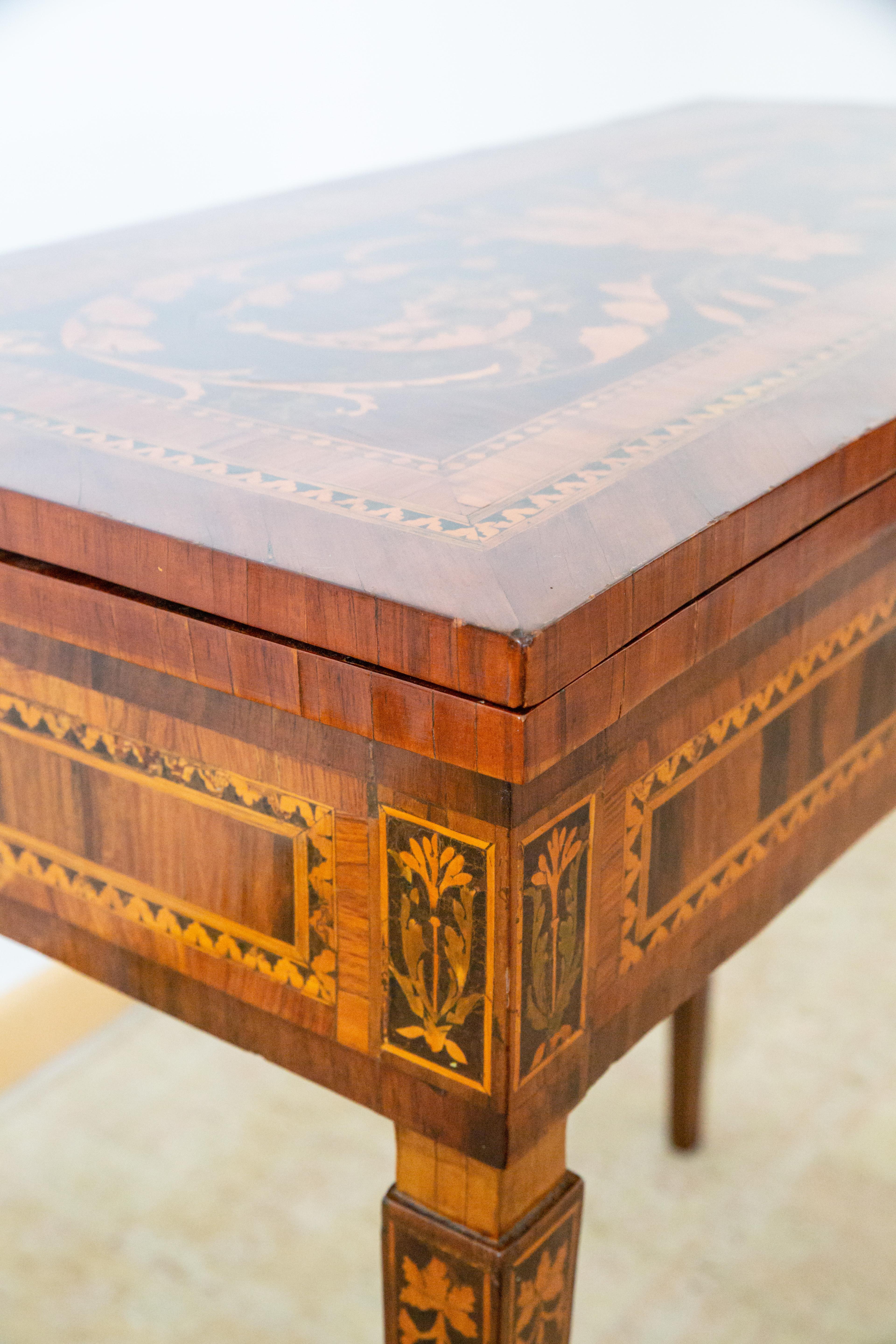 Neoclassical Italian Louis XVI center table in inlaid wood For Sale