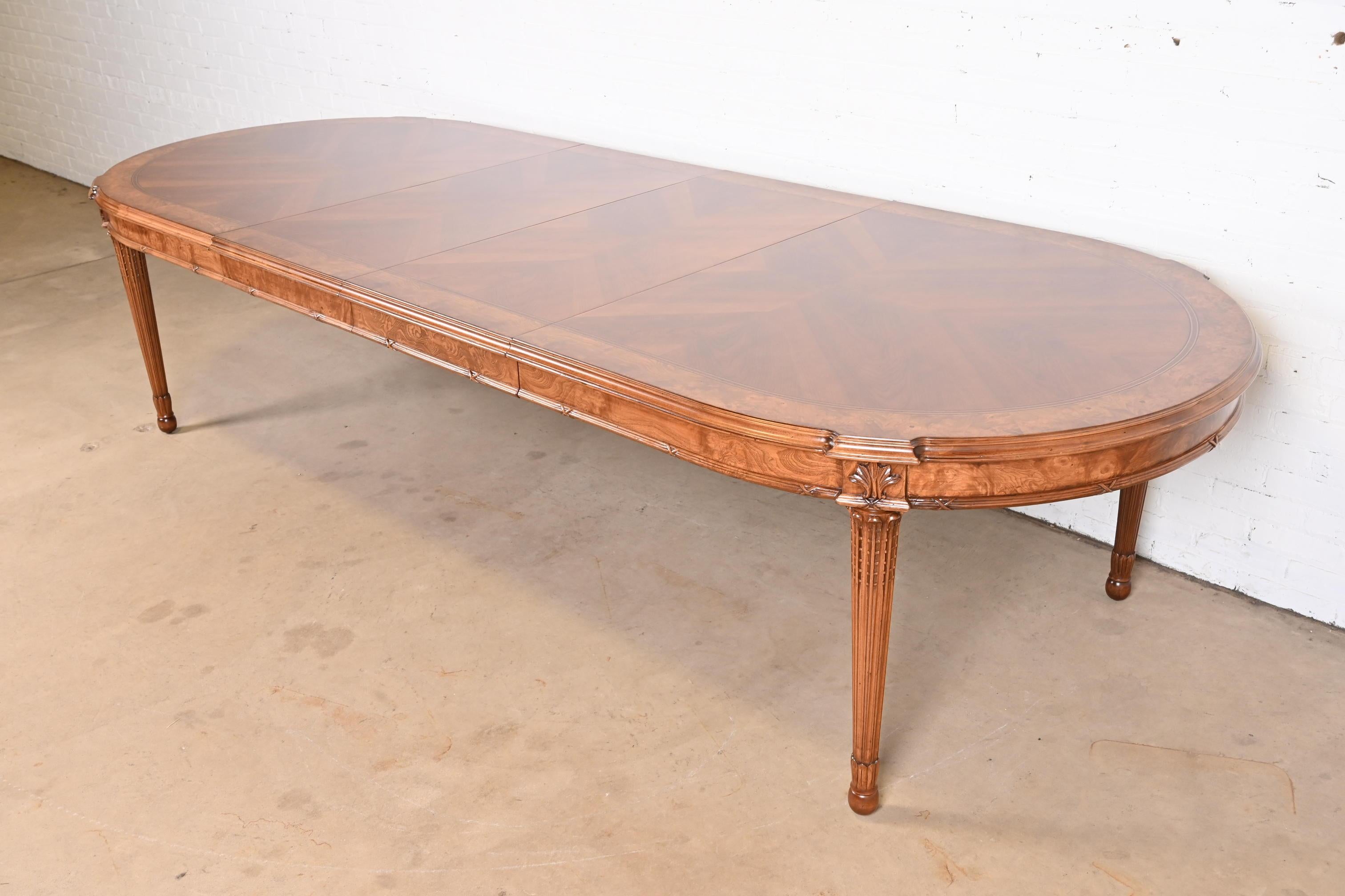 20th Century Italian Louis XVI Cherry and Burl Wood Dining Table in the Manner of Karges