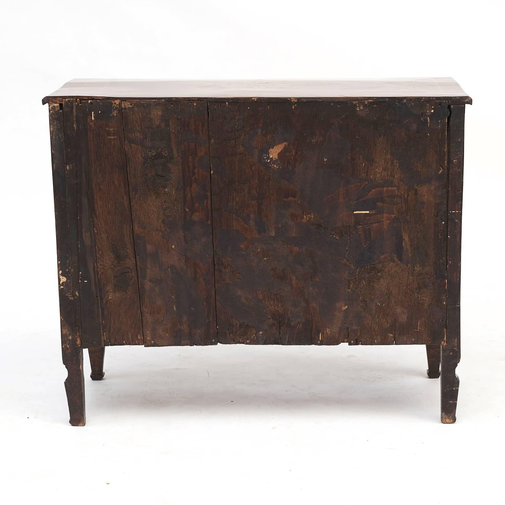 Italian Louis XVI Chest of Drawers, Lombardy 1780-1790 For Sale 3