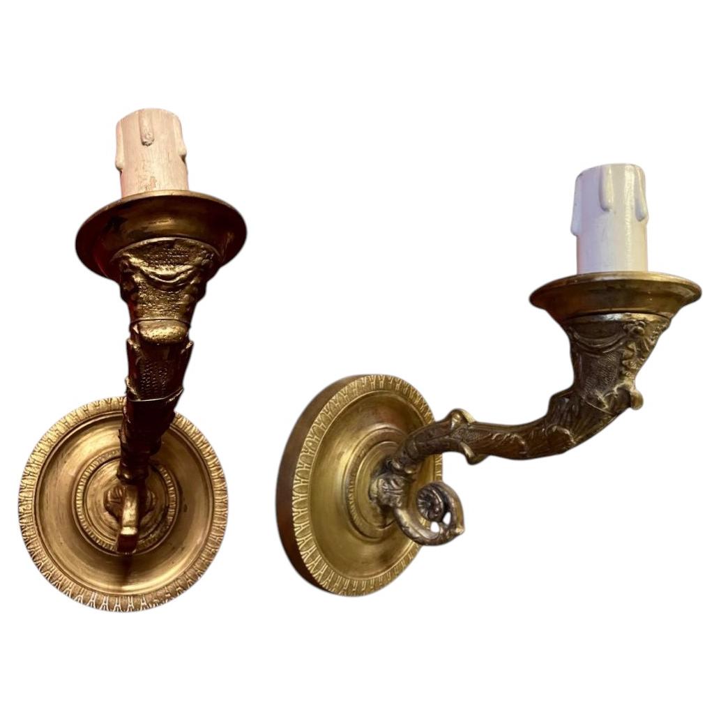 Italienische einarmige Wandleuchten Louis XVI aus vergoldeter Bronze (4 Paare erhältlich)