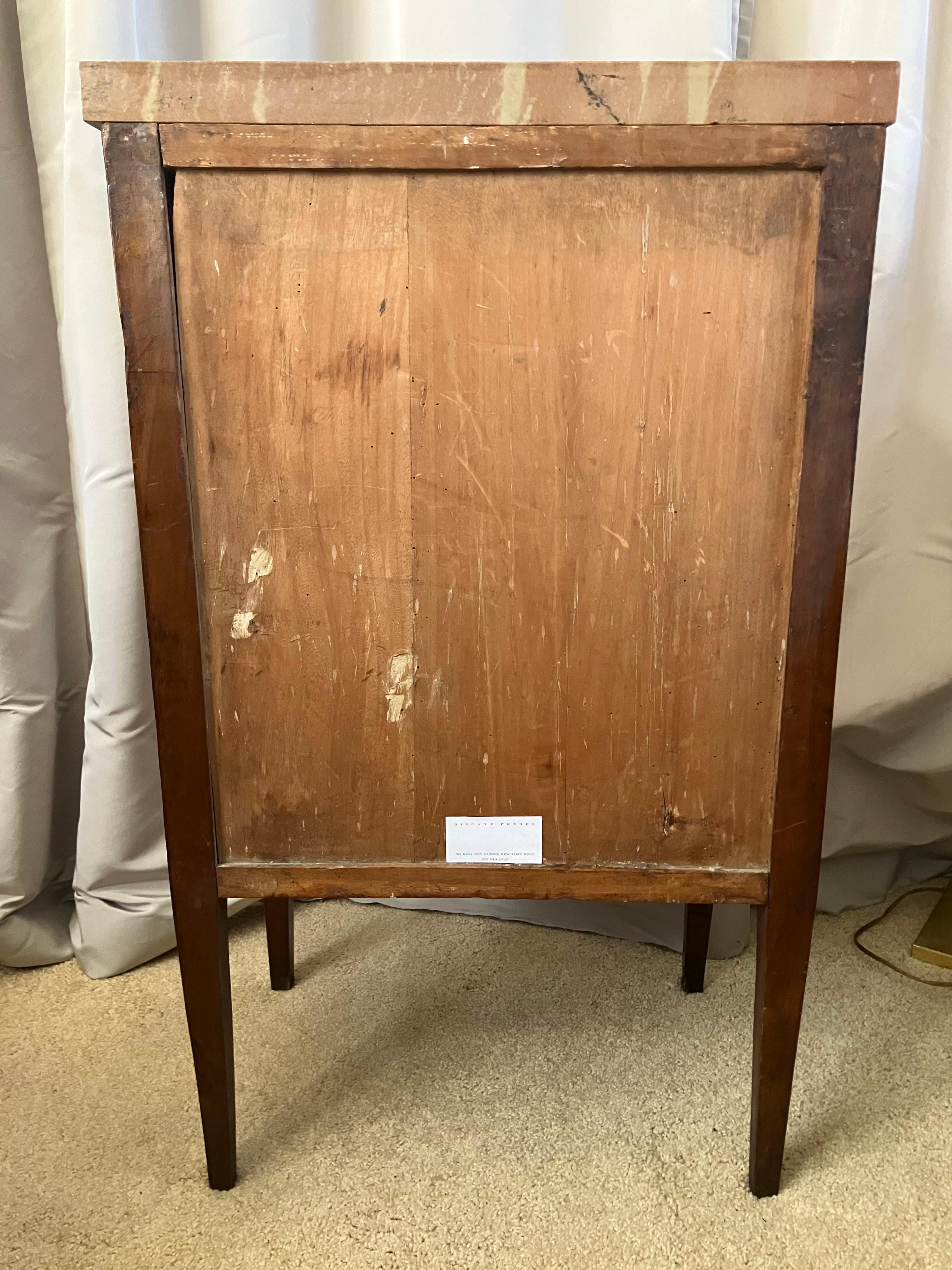 Table de nuit italienne Louis XVI à plateau en marbre. en vente 2