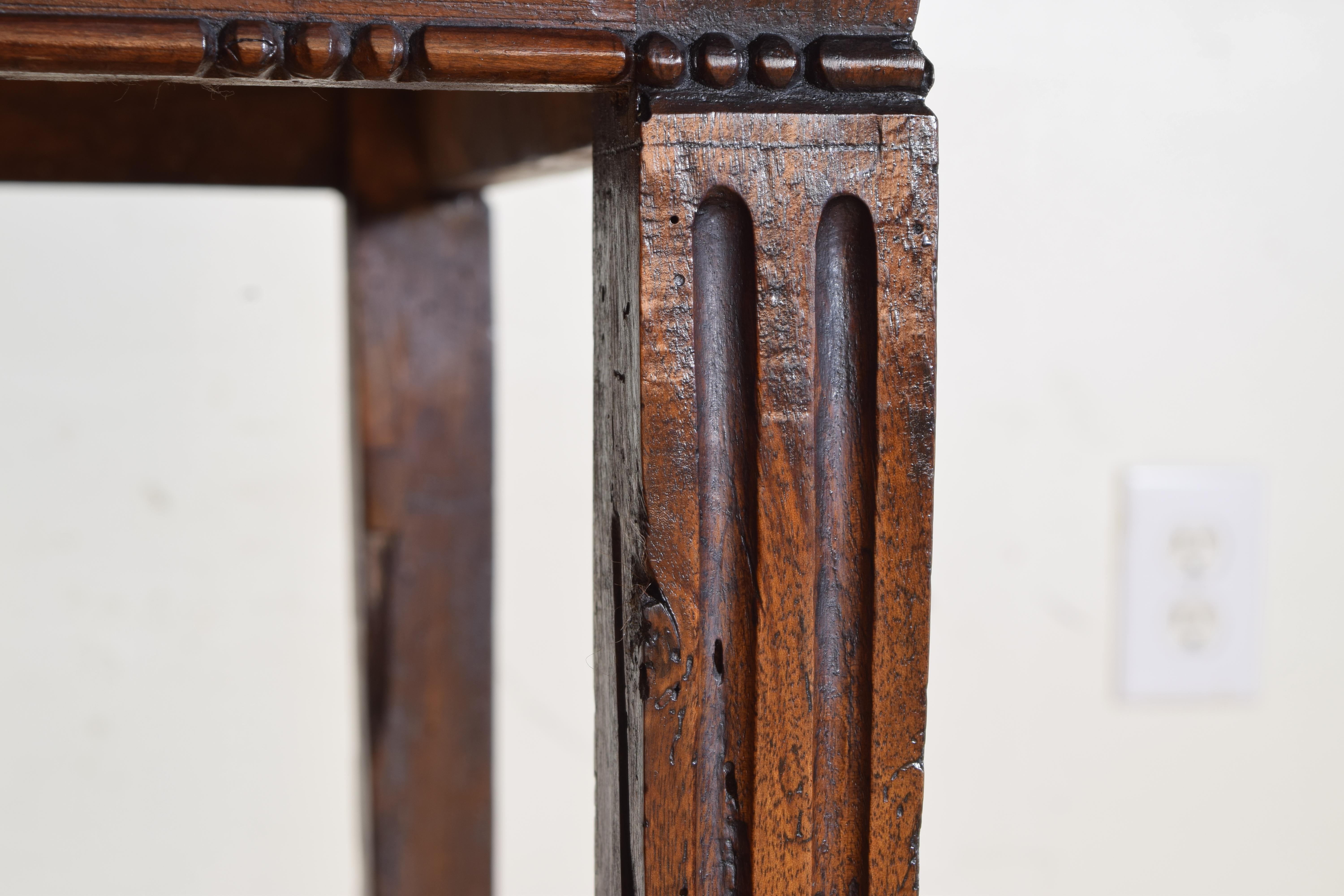 Italian Louis XVI Oak Side Table, Late 18th-Early 19th Century 4