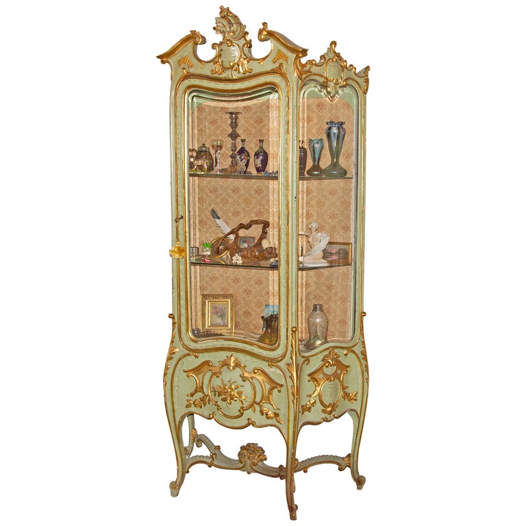 Italian Louis Xvi Painted And Parcel Gilt Curio Cabinet For Sale
