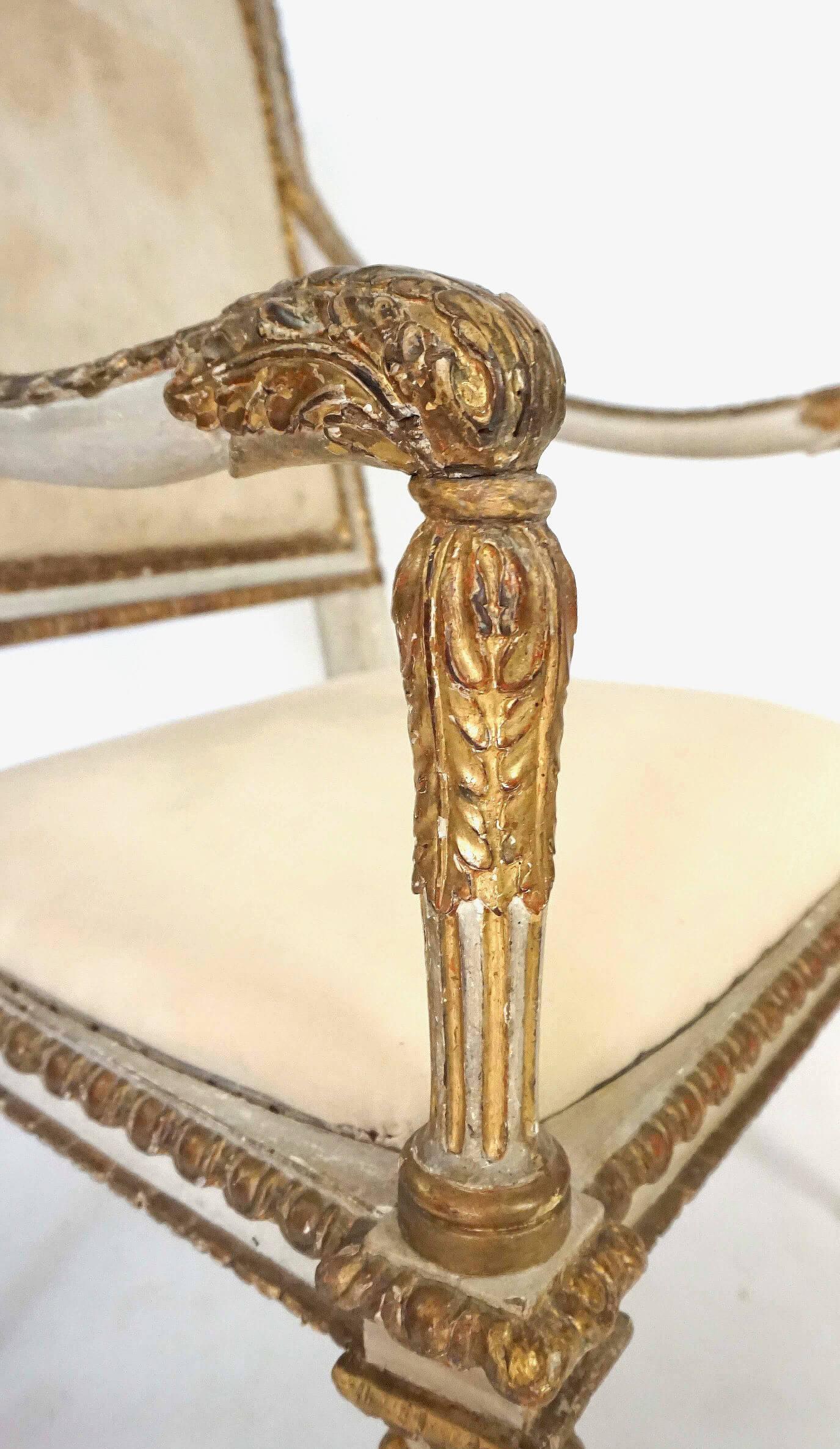 Italienischer, großformatiger, bemalter und vergoldeter Louis-XVI-Fauteuil im Stil von Louis XVI, um 1780 im Angebot 3