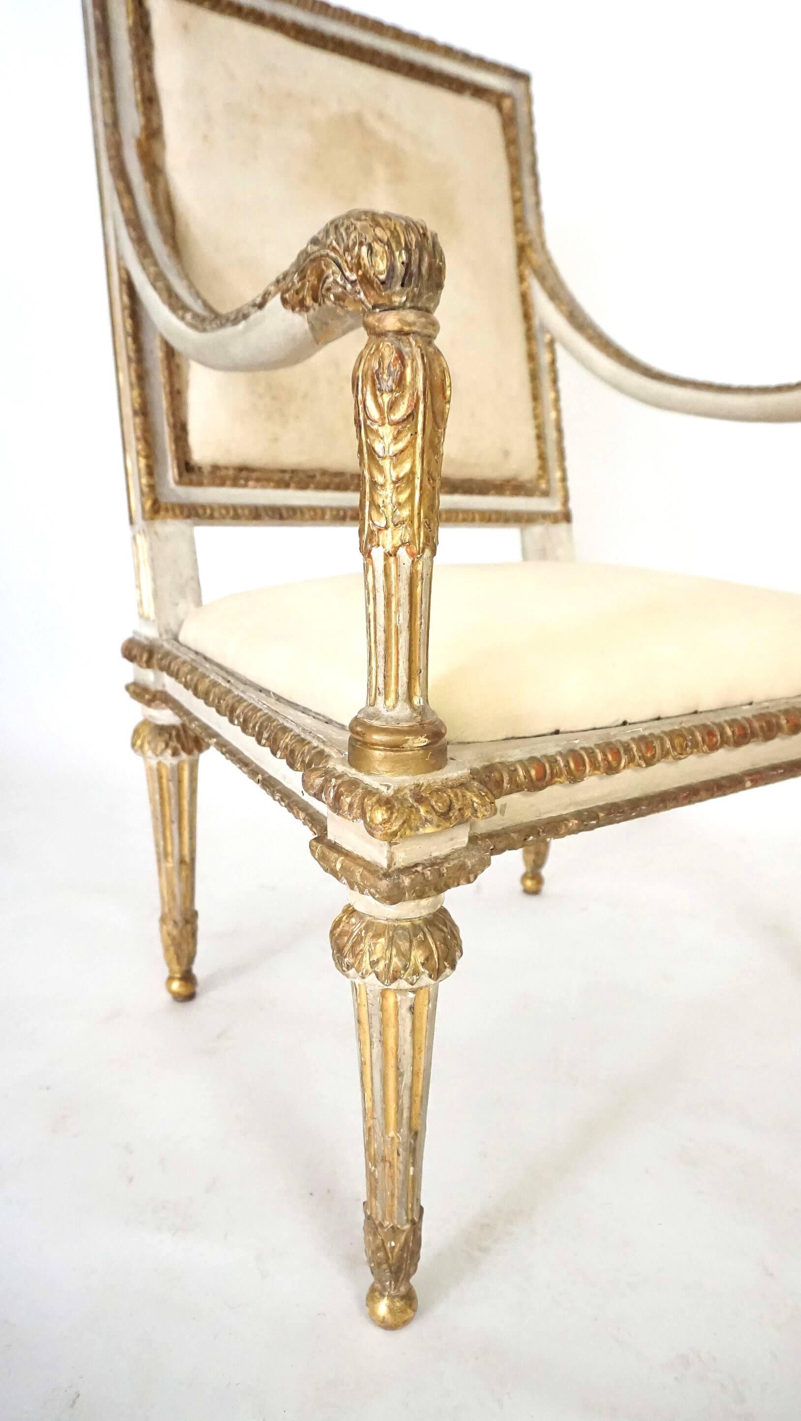 Italian Louis XVI Painted and Parcel Gilt Fauteuil of Large Scale, circa 1780 For Sale 3