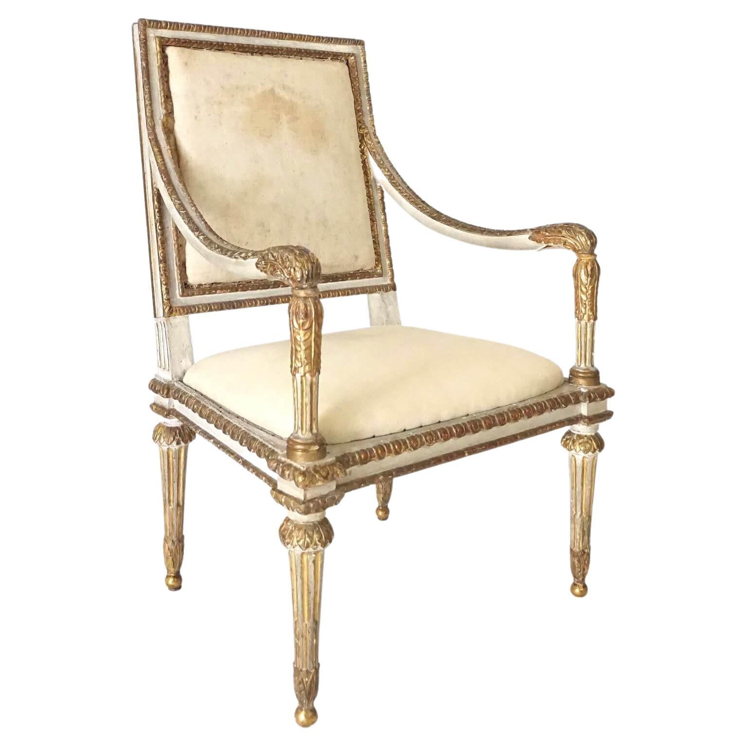 Italienischer, großformatiger, bemalter und vergoldeter Louis-XVI-Fauteuil im Stil von Louis XVI, um 1780